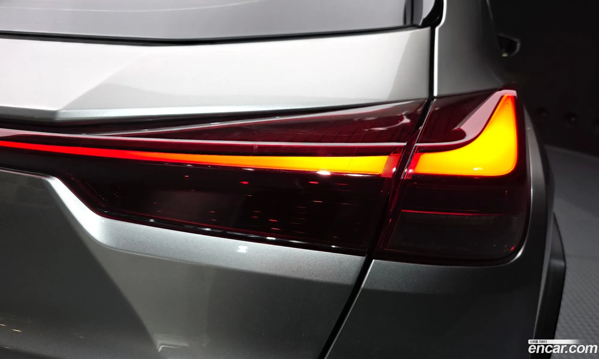 Lexus UX300h 2024 JTHYBJAH888888888 — 20