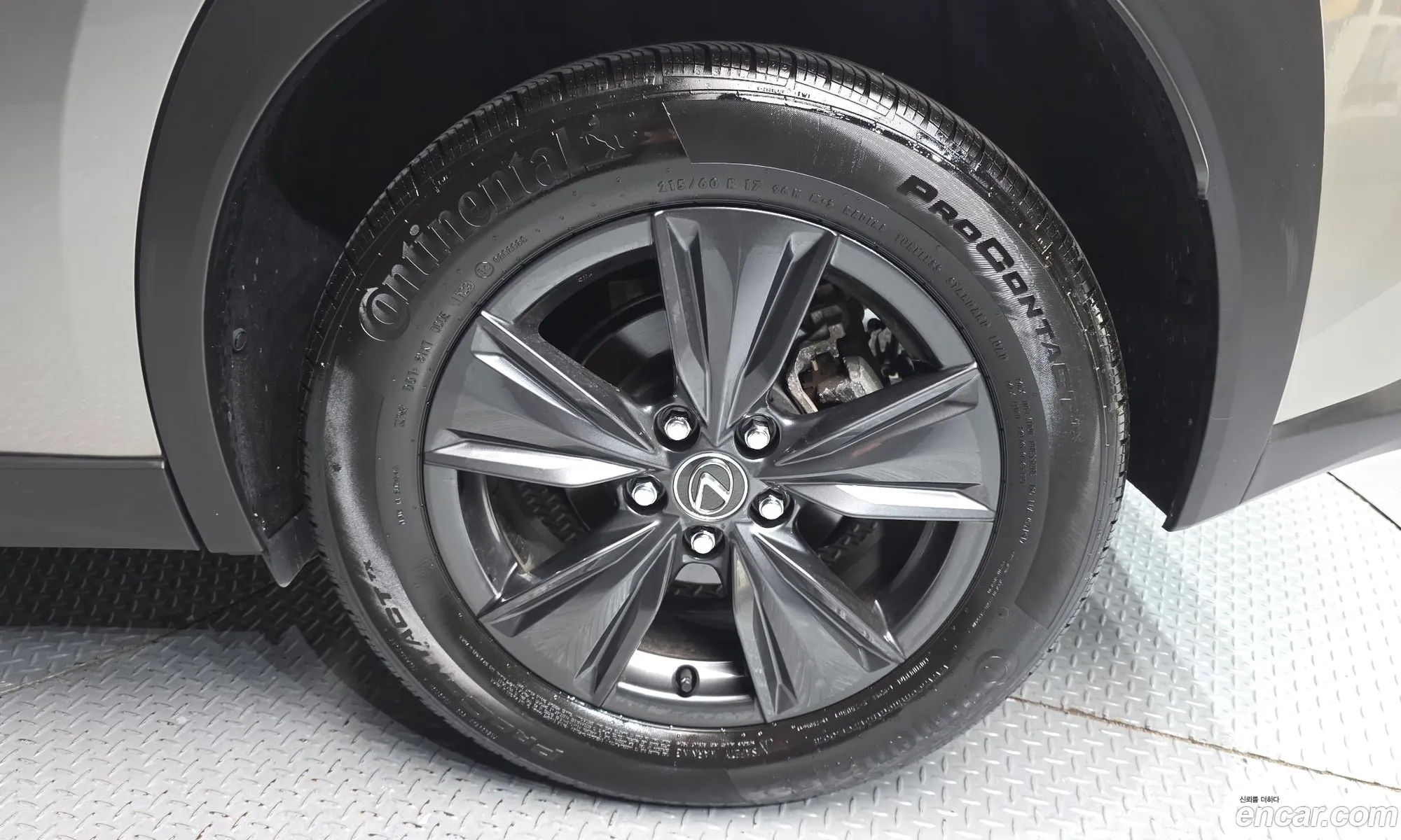 Lexus UX300h 2024 JTHYBJAH888888888 — 28