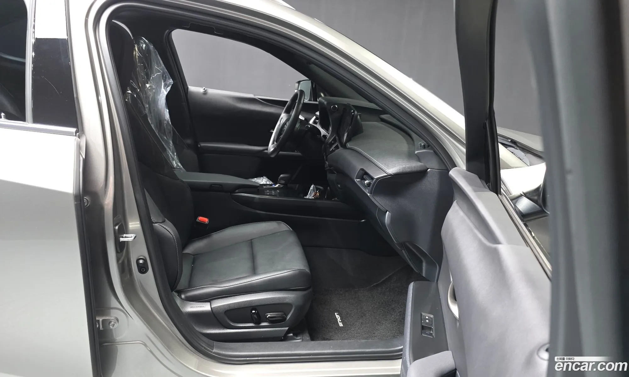 Lexus UX300h 2024 JTHYBJAH888888888 — 5