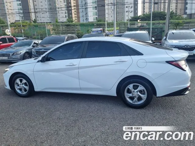 Hyundai Elantra 2021 — 3