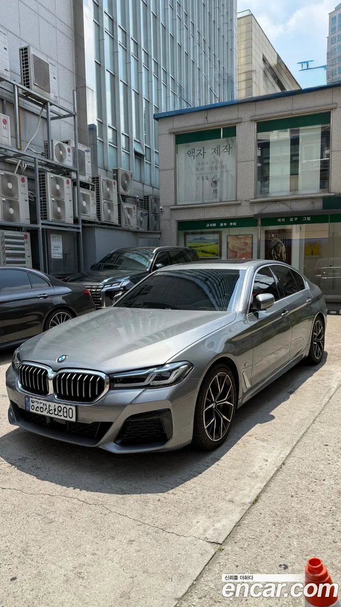 BMW 5 Series 2022 — 17
