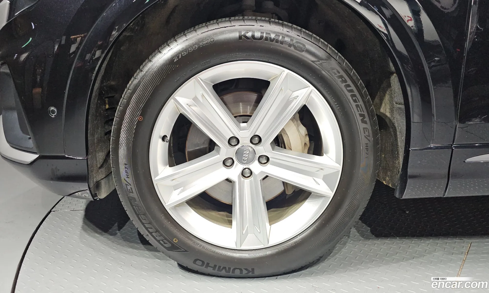 Audi Q8 2020 WAUZZZF16LD021432 — 4