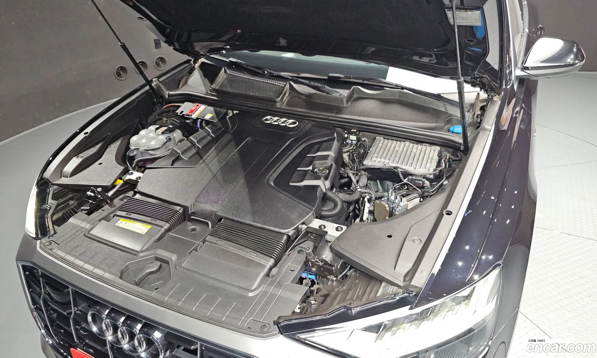 Audi Q8 2020 WAUZZZF16LD021432 — 8