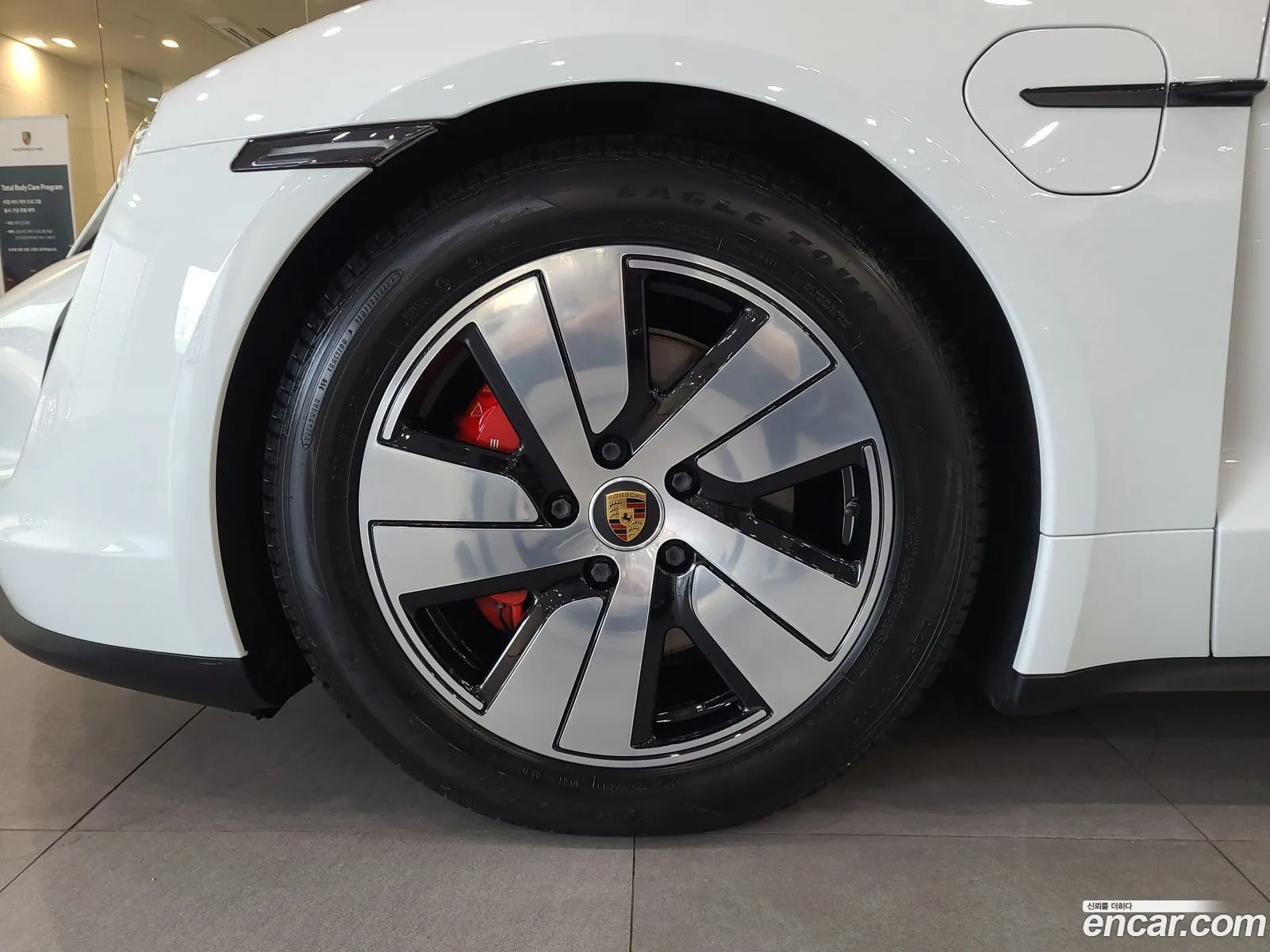 Porsche Taycan 2022 — 19