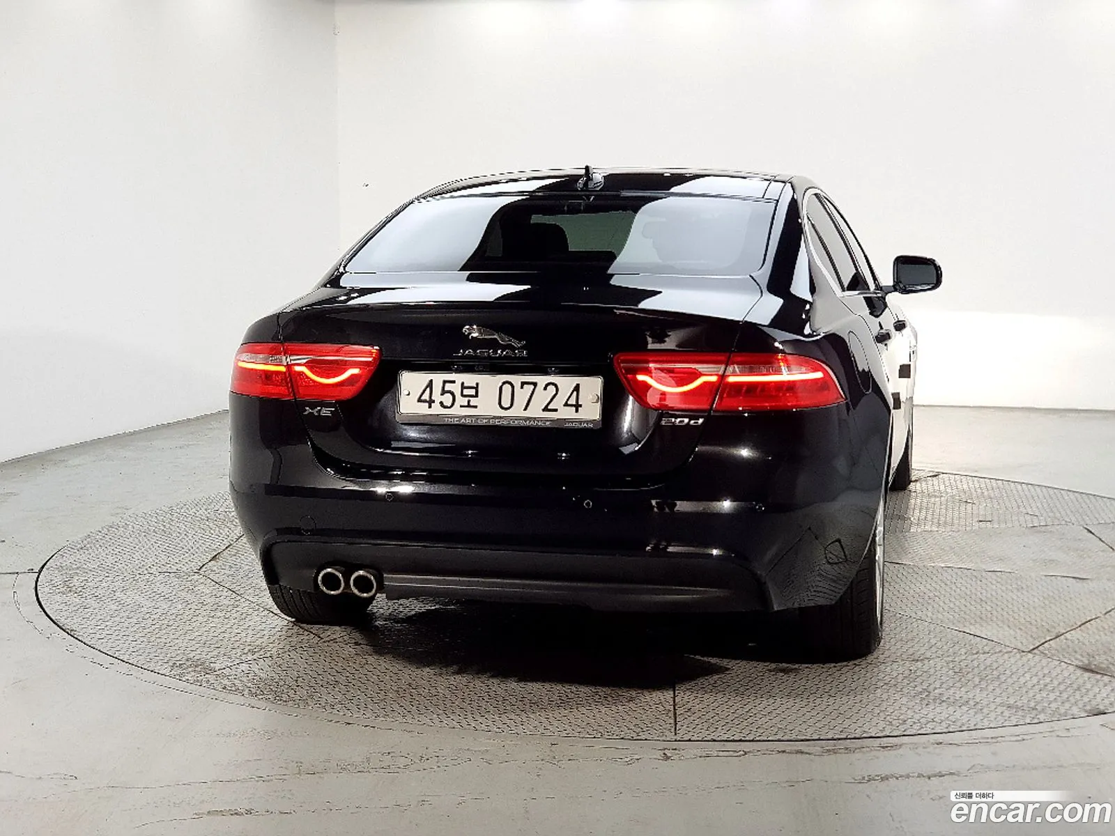 Jaguar XE 2016 — 8