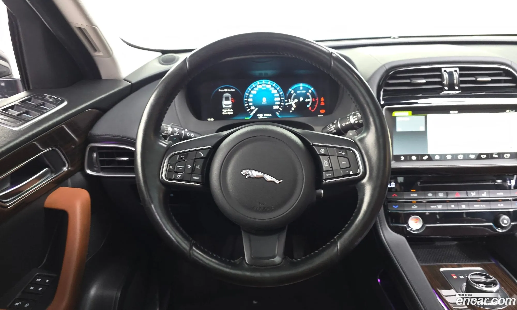 Jaguar F-Pace 2016 — 20