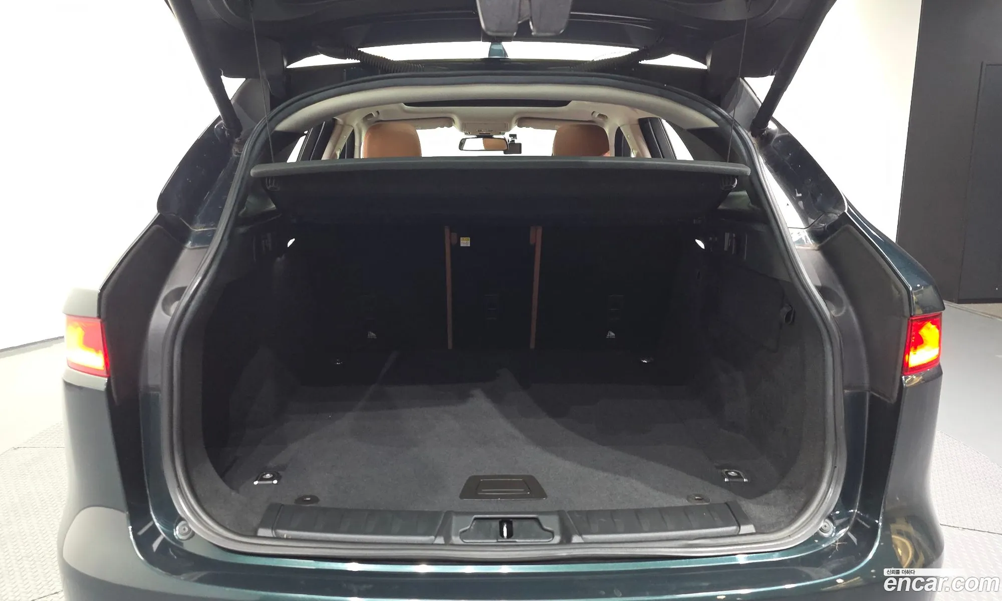 Jaguar F-Pace 2016 — 8