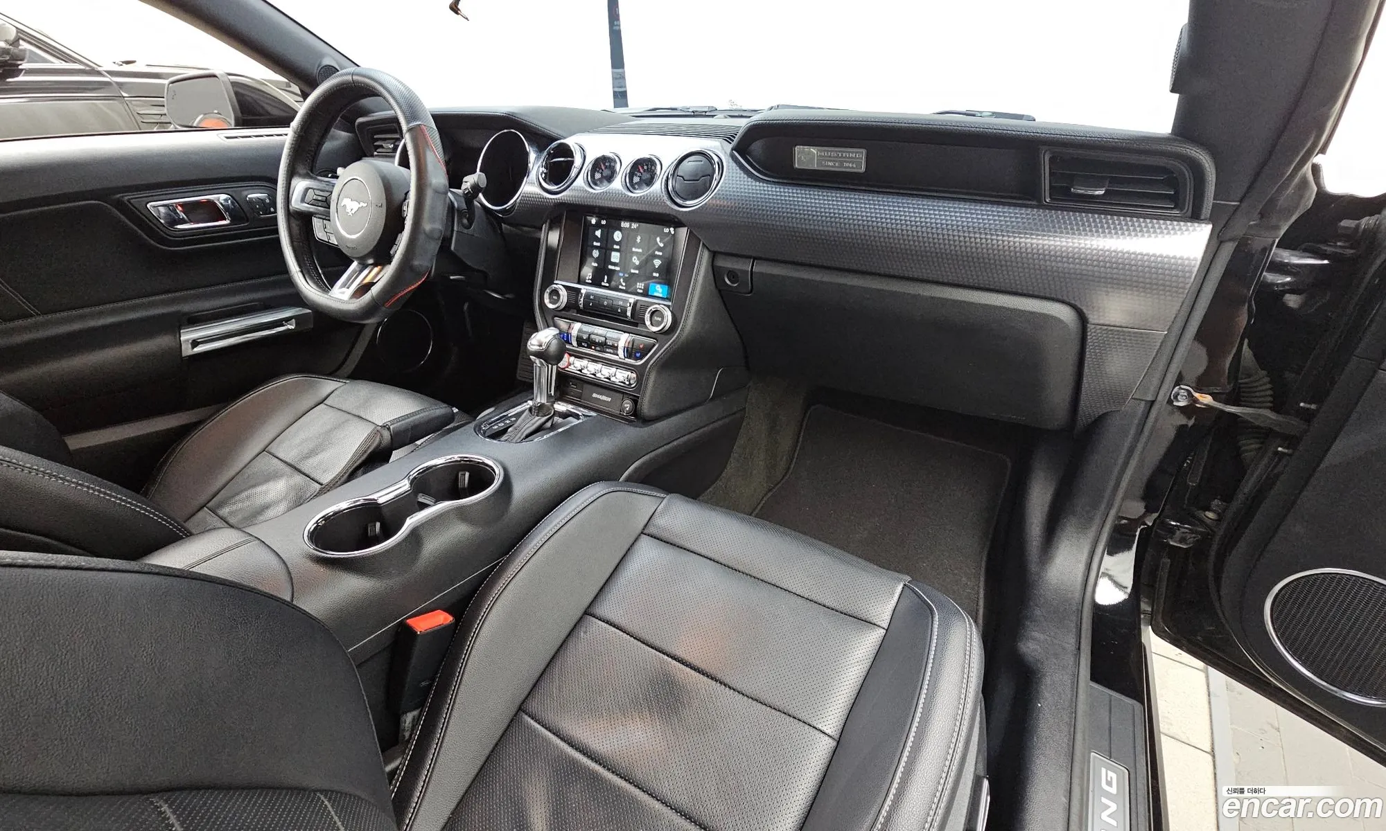 Ford Mustang 2016 1FA6P8THXH5207439 — 2