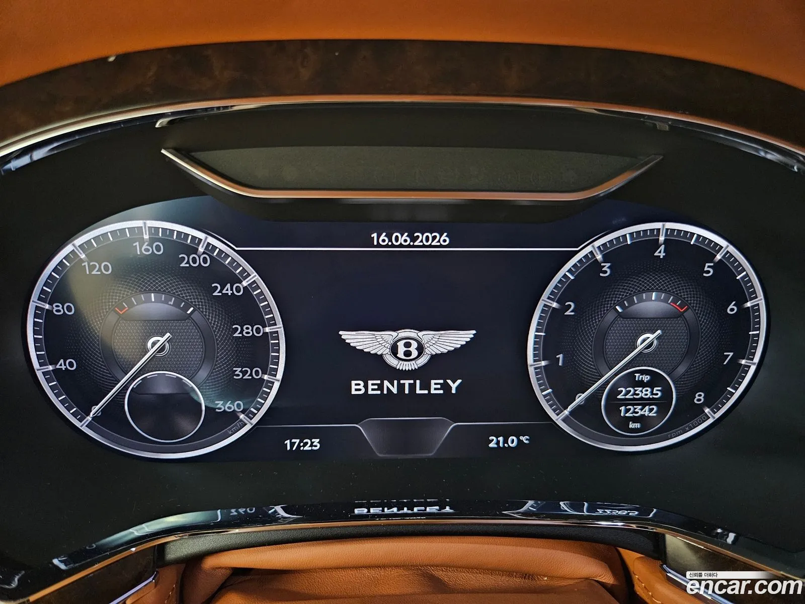 Bentley Continental GT 2023 — 3