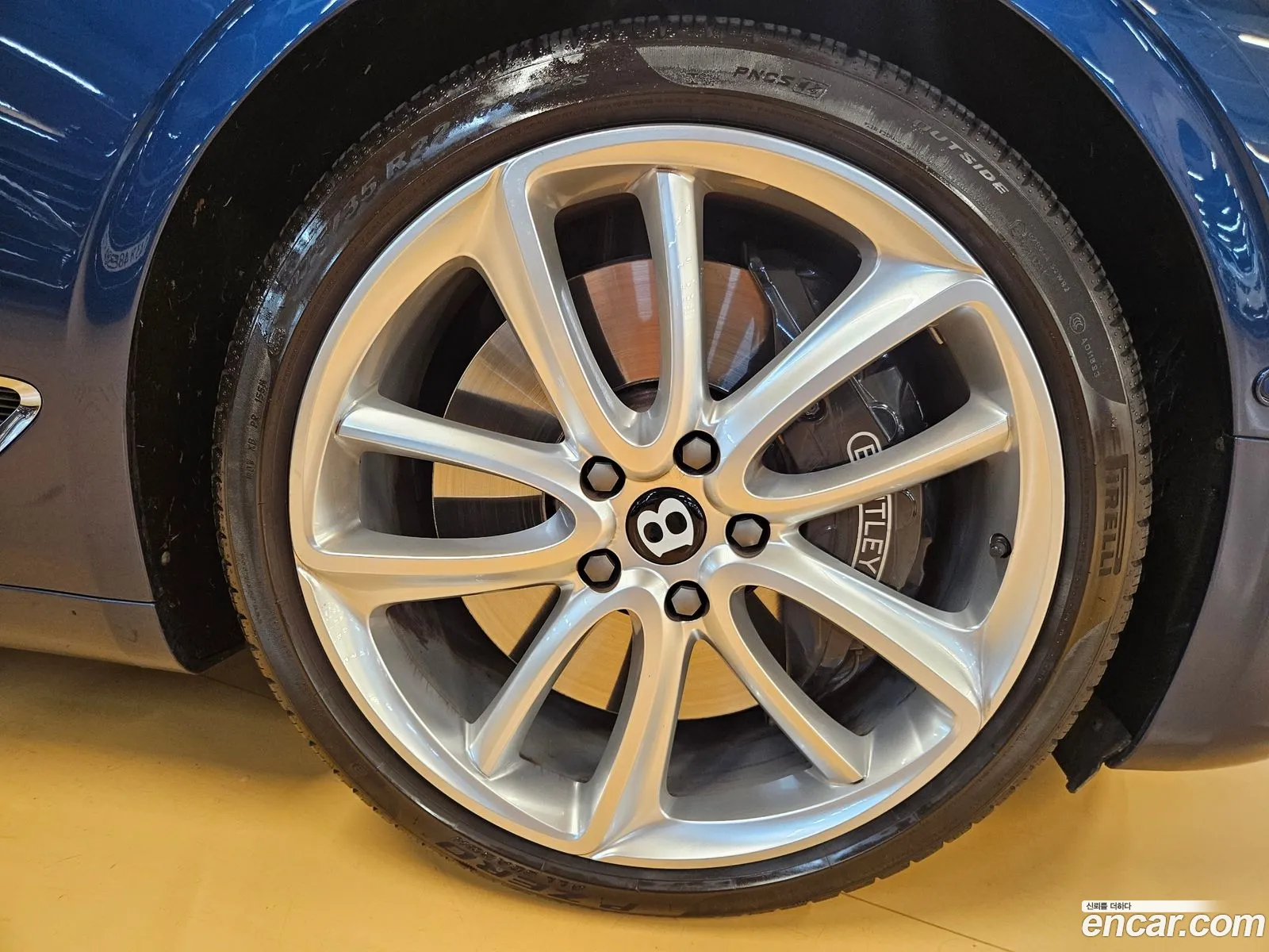 Bentley Continental GT 2023 — 16