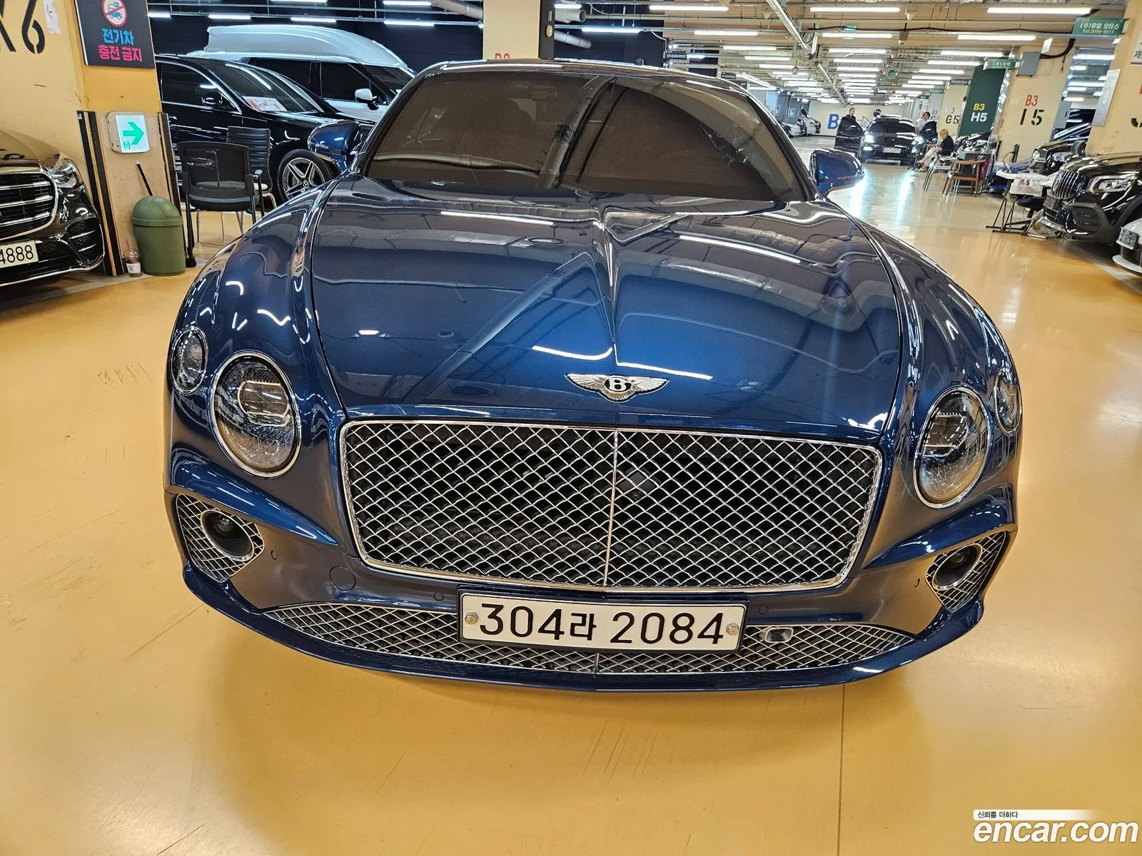 Bentley Continental GT 2023 — 17