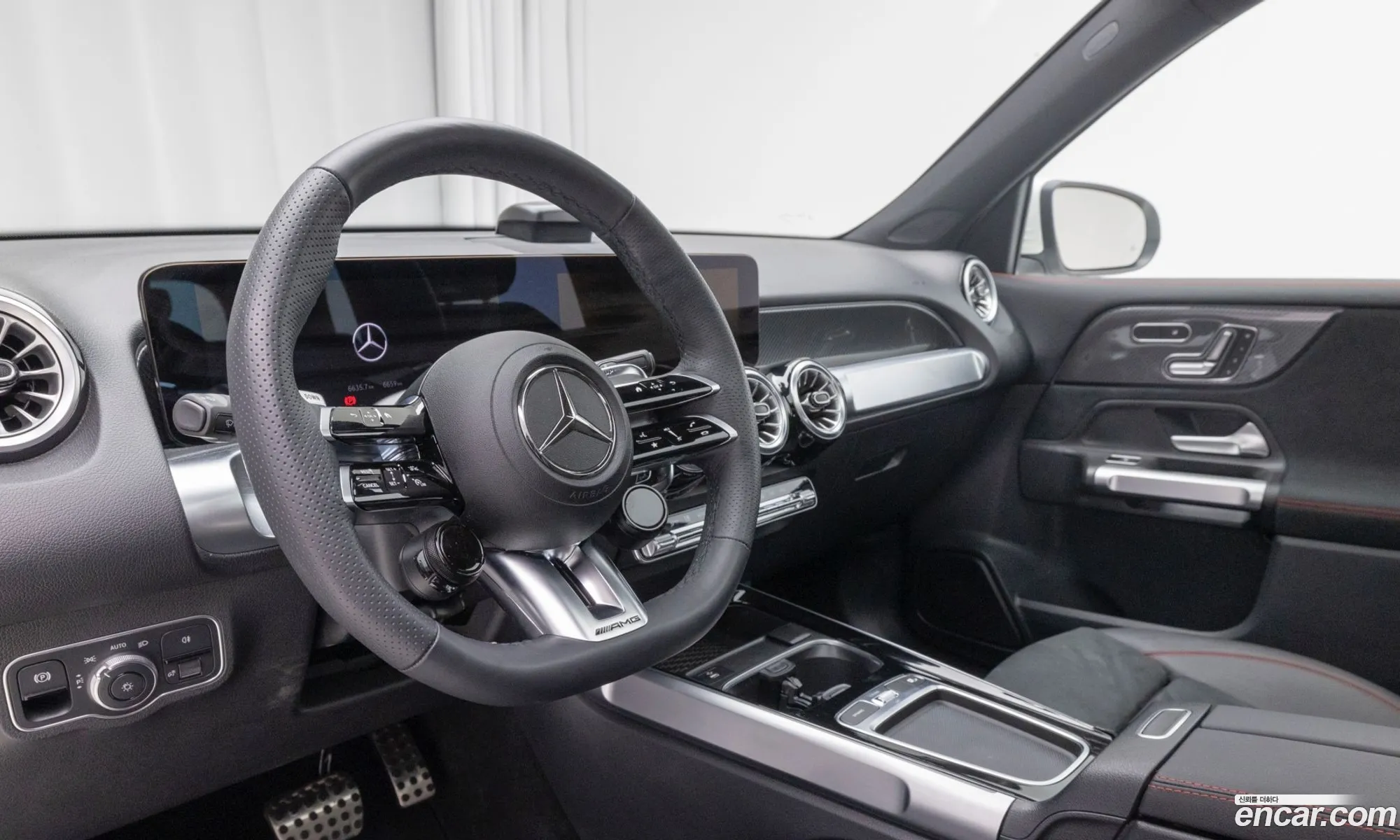 Mercedes-Benz GLB-Class X247 2025 — 12