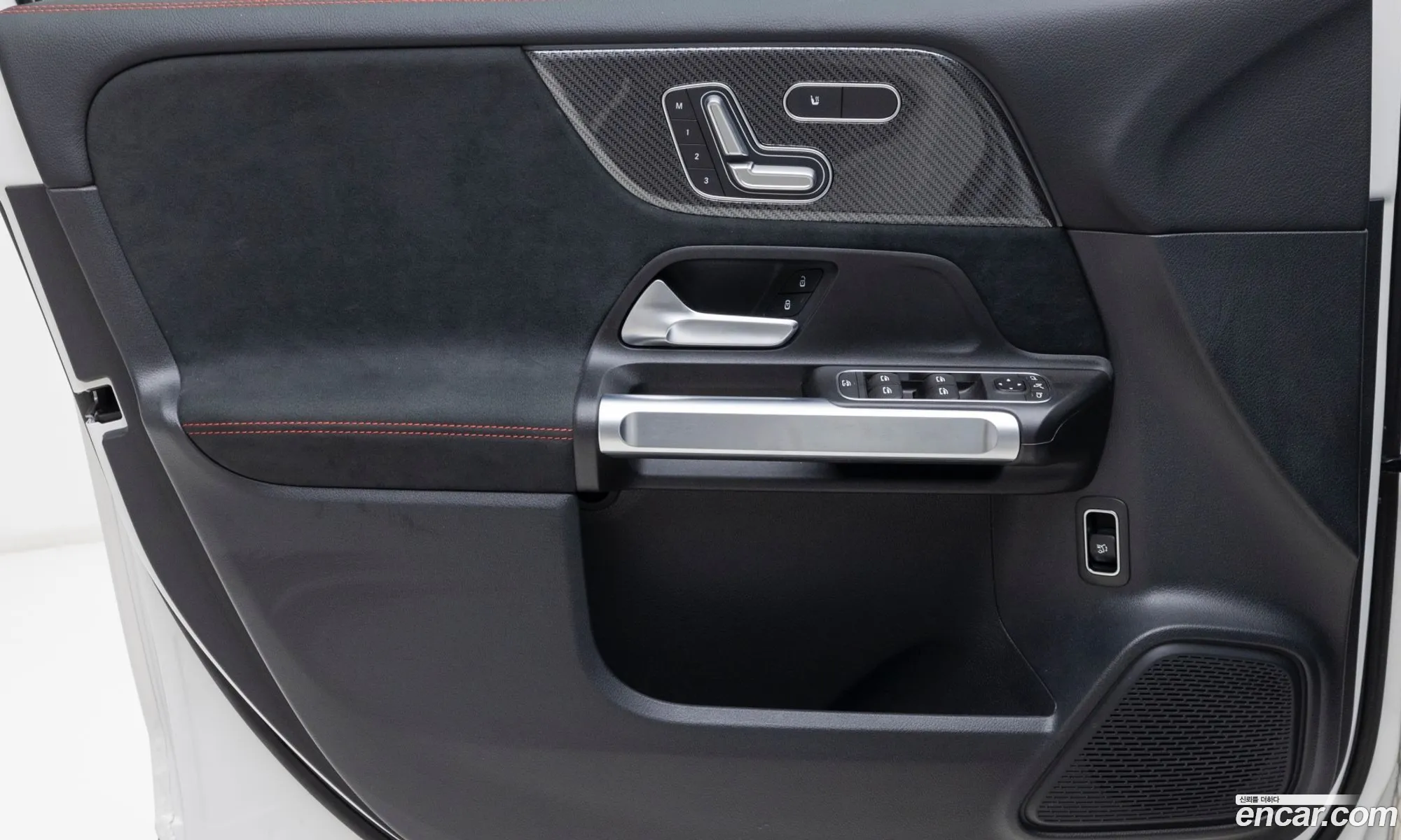 Mercedes-Benz GLB-Class X247 2025 — 14