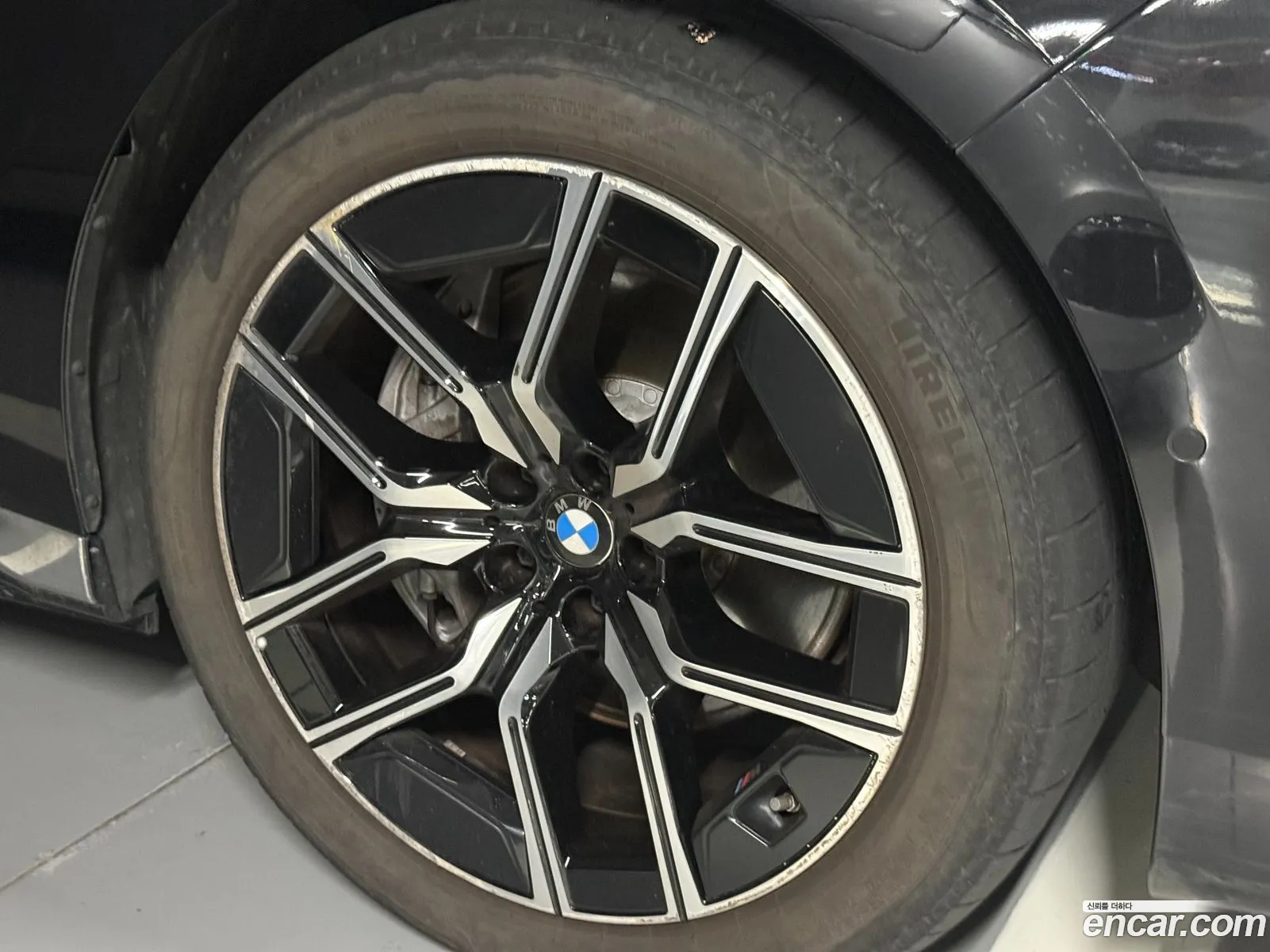 BMW i7 2023 — 7