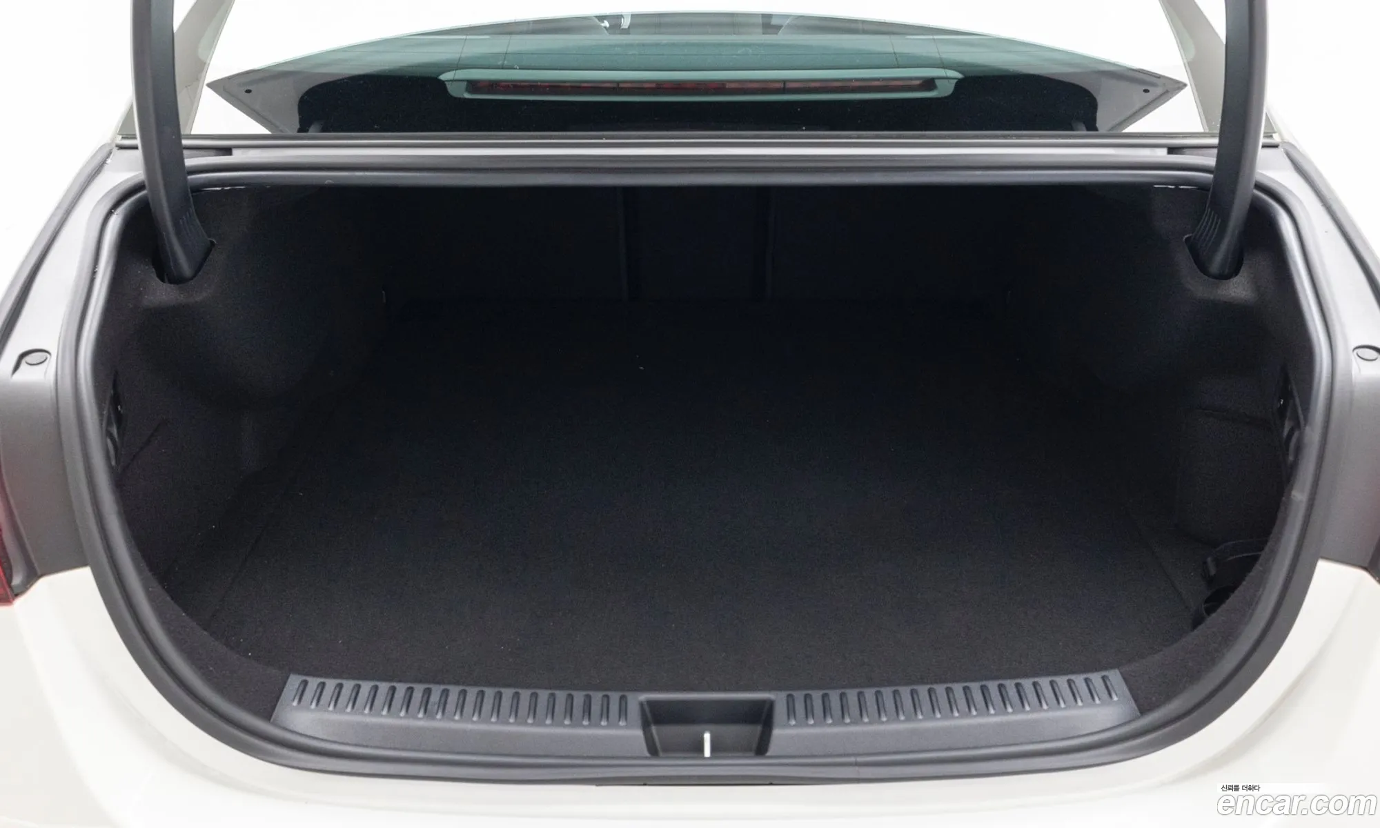 Mercedes-Benz E-Class W214 2025 — 2