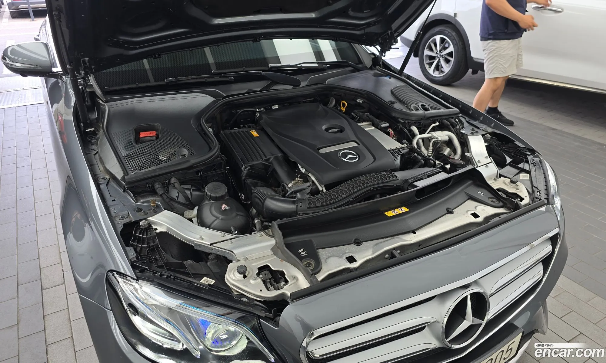Mercedes-Benz E-Class W213 2017 — 19