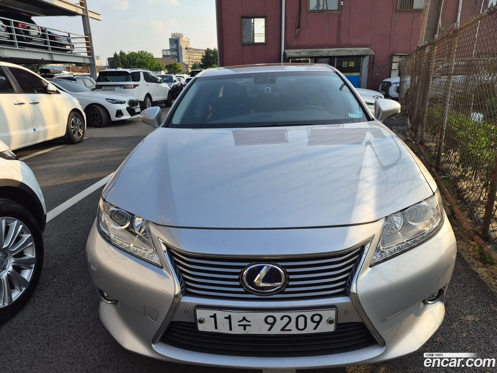 Lexus ES300h 2015 — 11