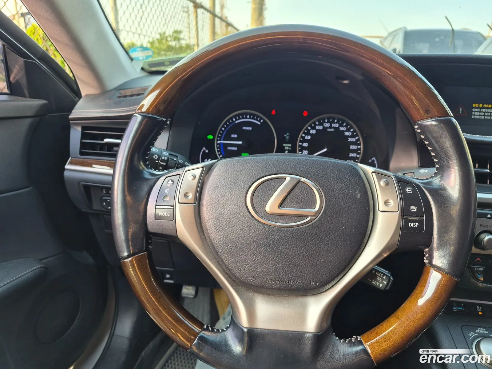 Lexus ES300h 2015 — 6