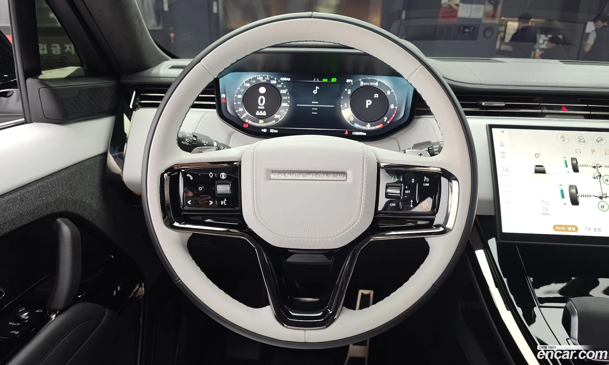 Land Rover Range Rover Sport 2025 — 37