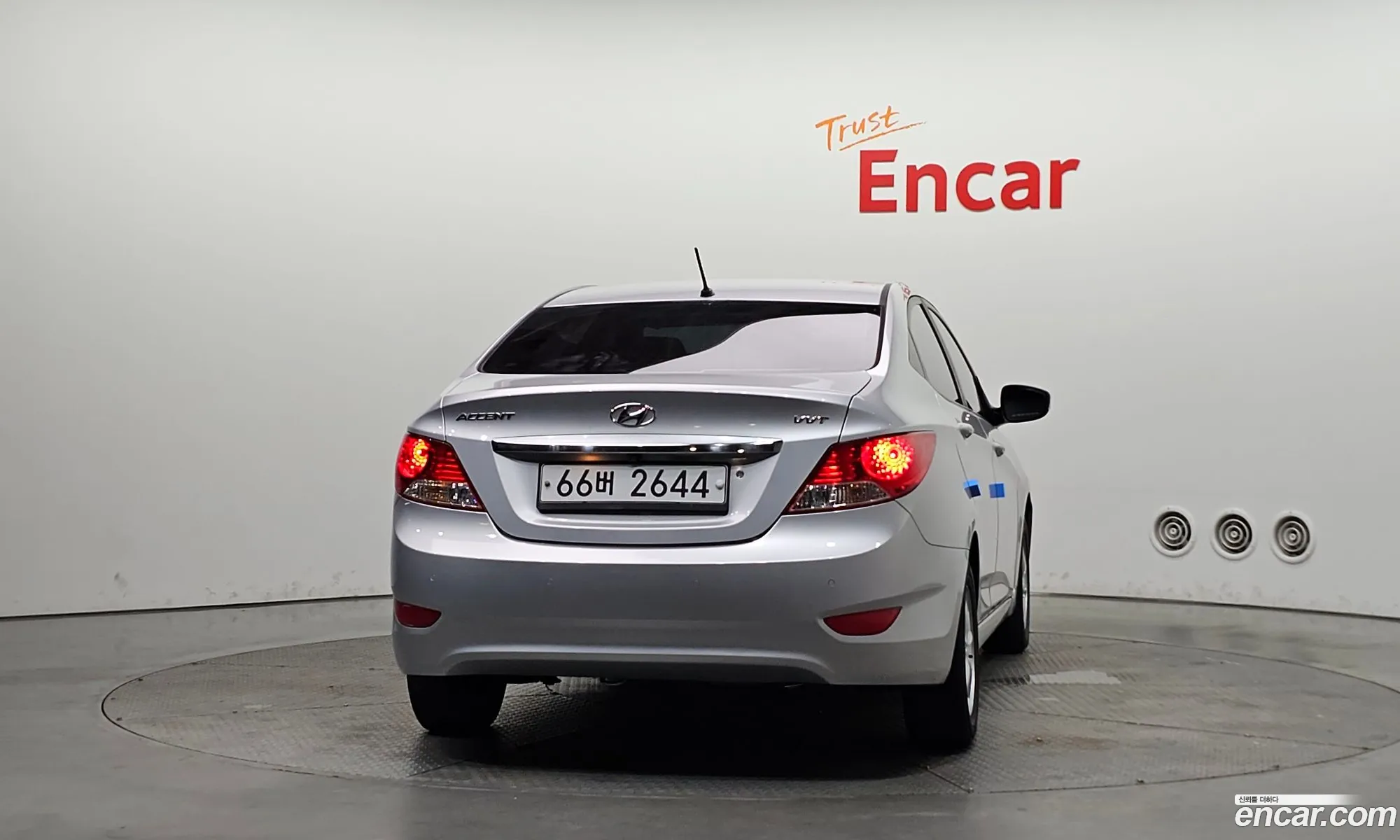 Hyundai Accent 2012 — 2