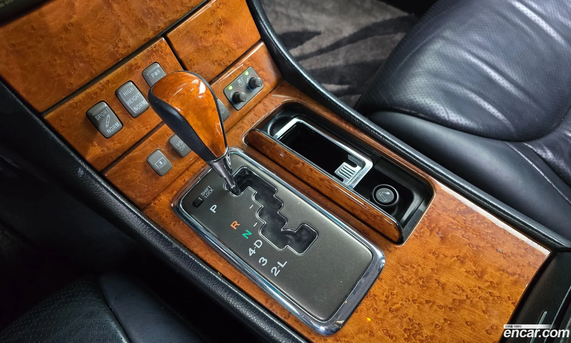Lexus LS430 2003 JTHBN30F130121543 — 6