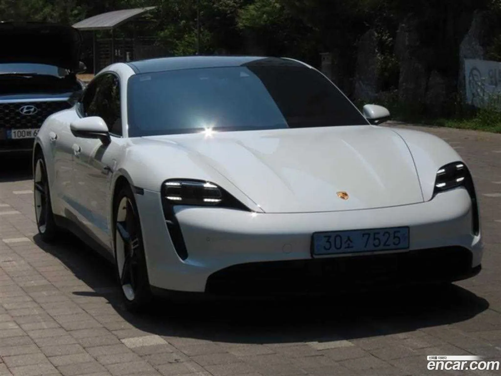 Porsche Taycan 2023 — 2