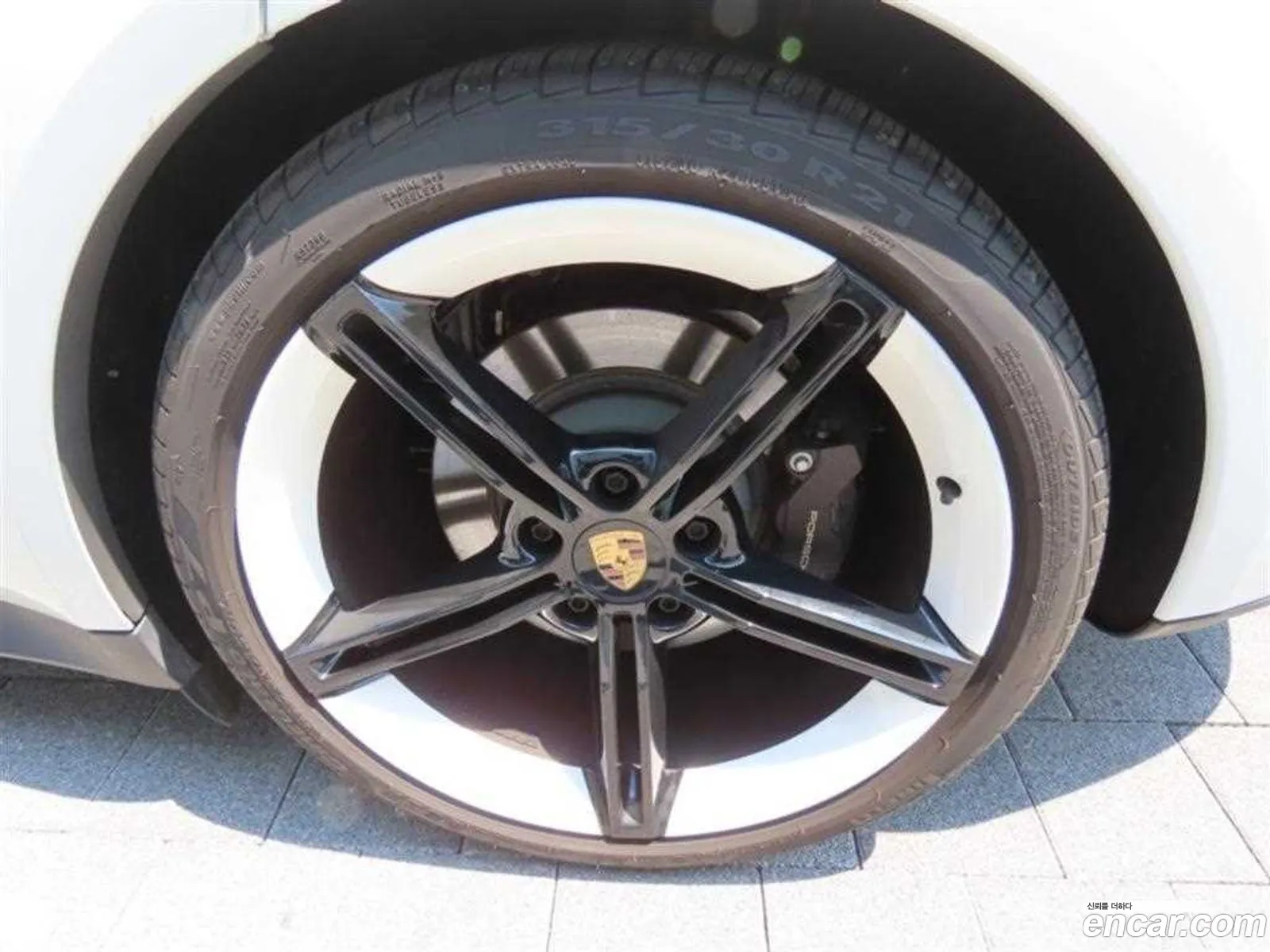 Porsche Taycan 2023 — 13