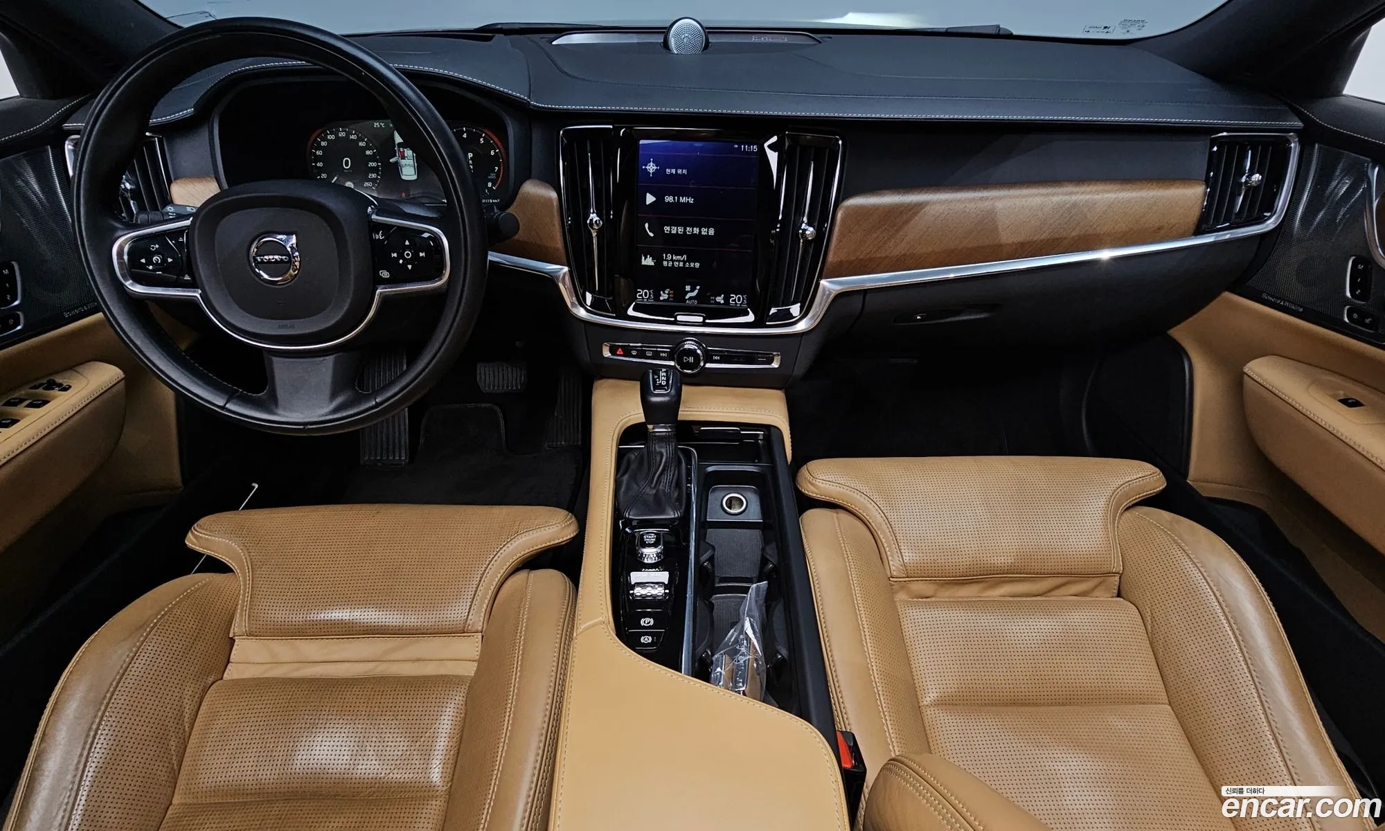 Volvo S90 2019 — 25