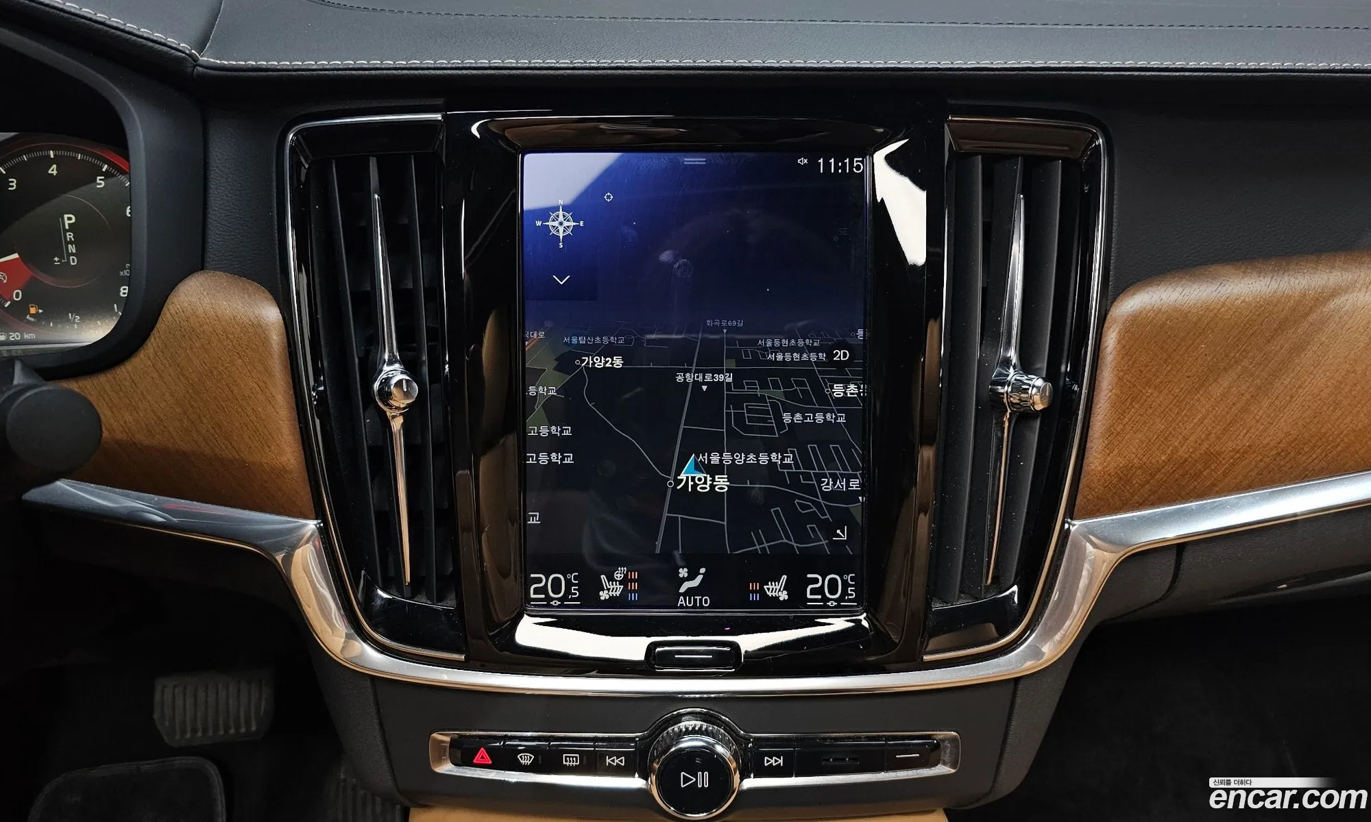 Volvo S90 2019 — 27