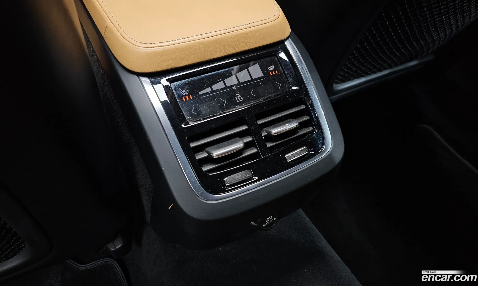 Volvo S90 2019 — 32
