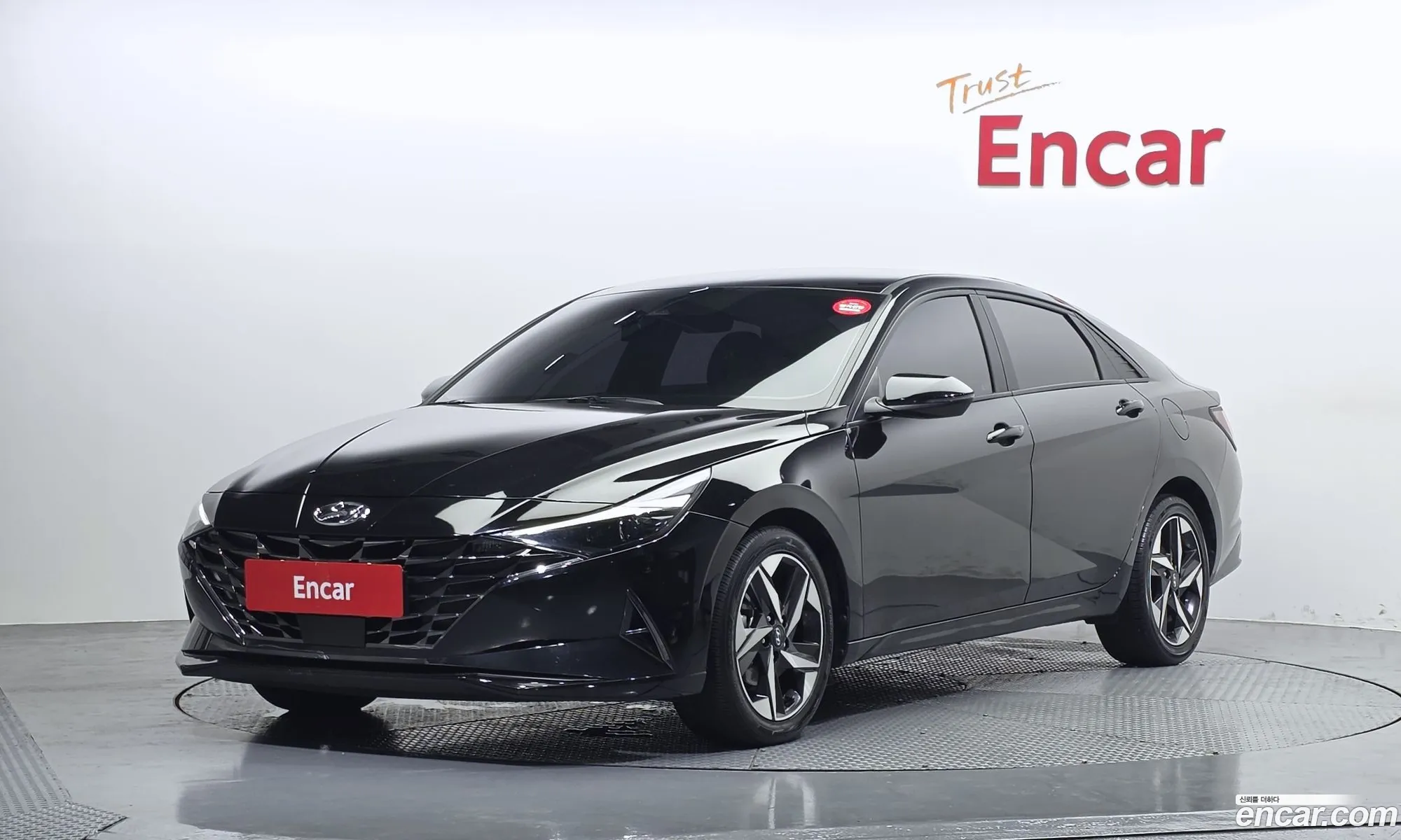 Hyundai Elantra Hybrid 2020 — 3