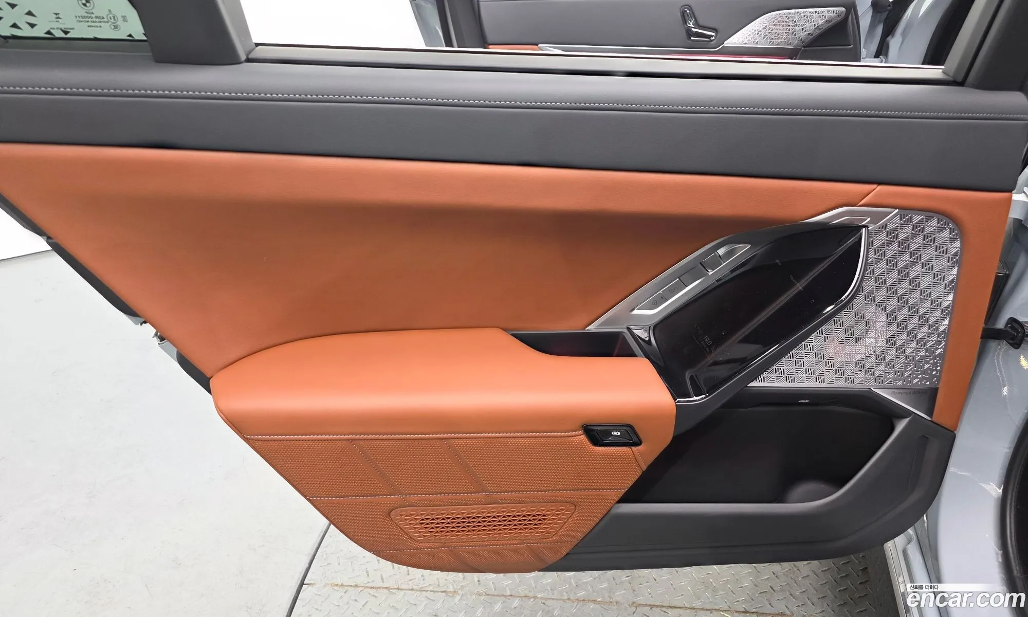 BMW i7 2025 — 18