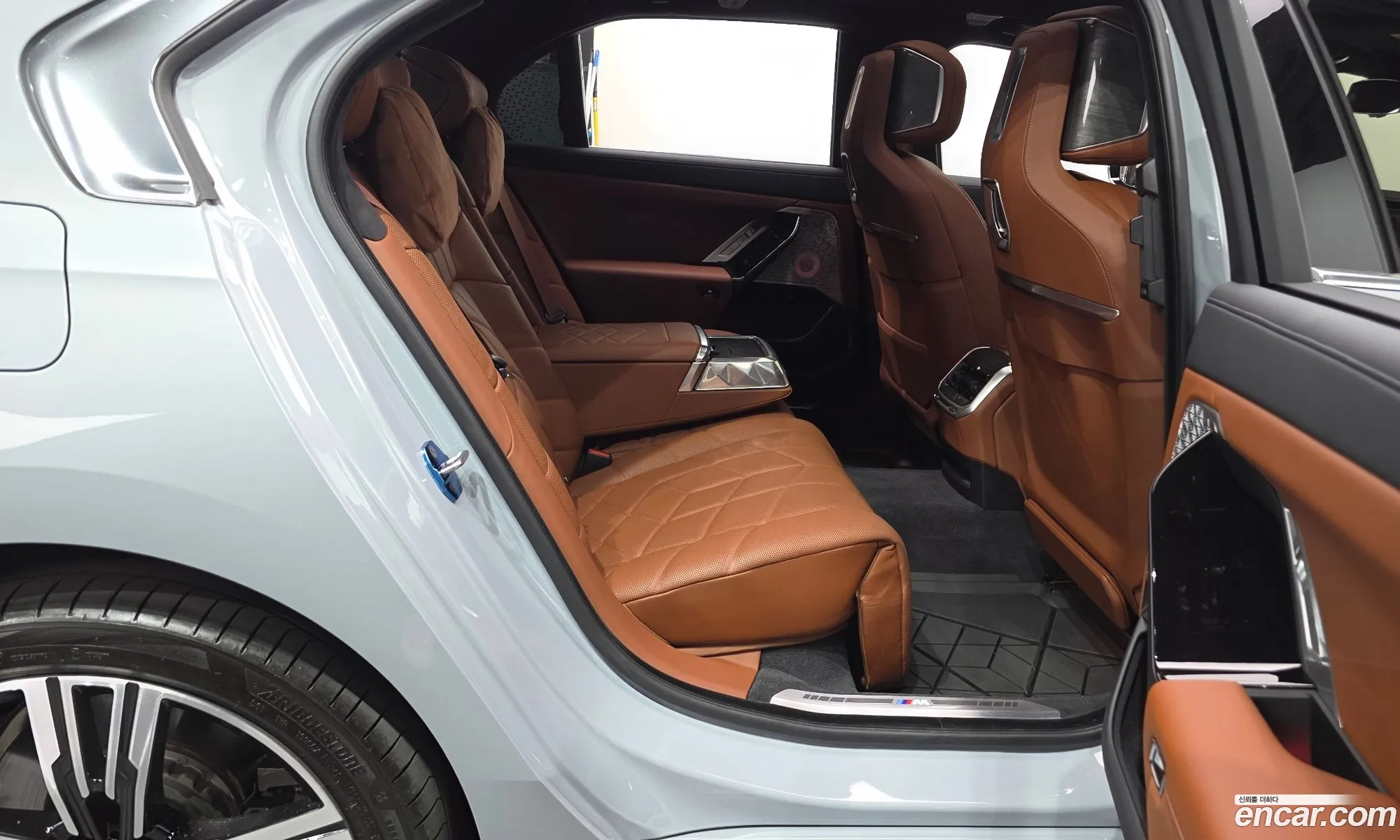 BMW i7 2025 — 30