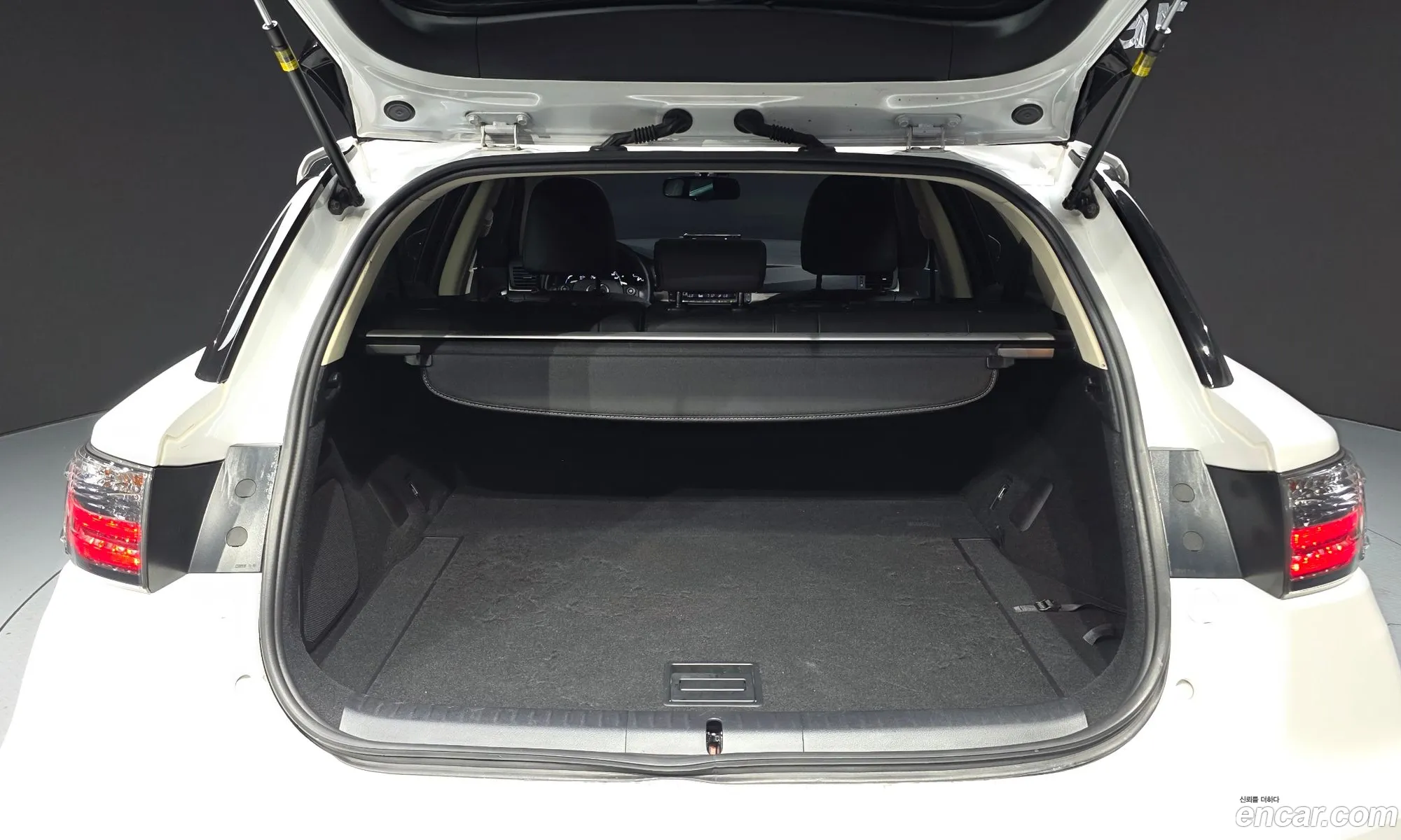 Lexus CT200h 2017 JTHKD5BH1H2306202 — 9