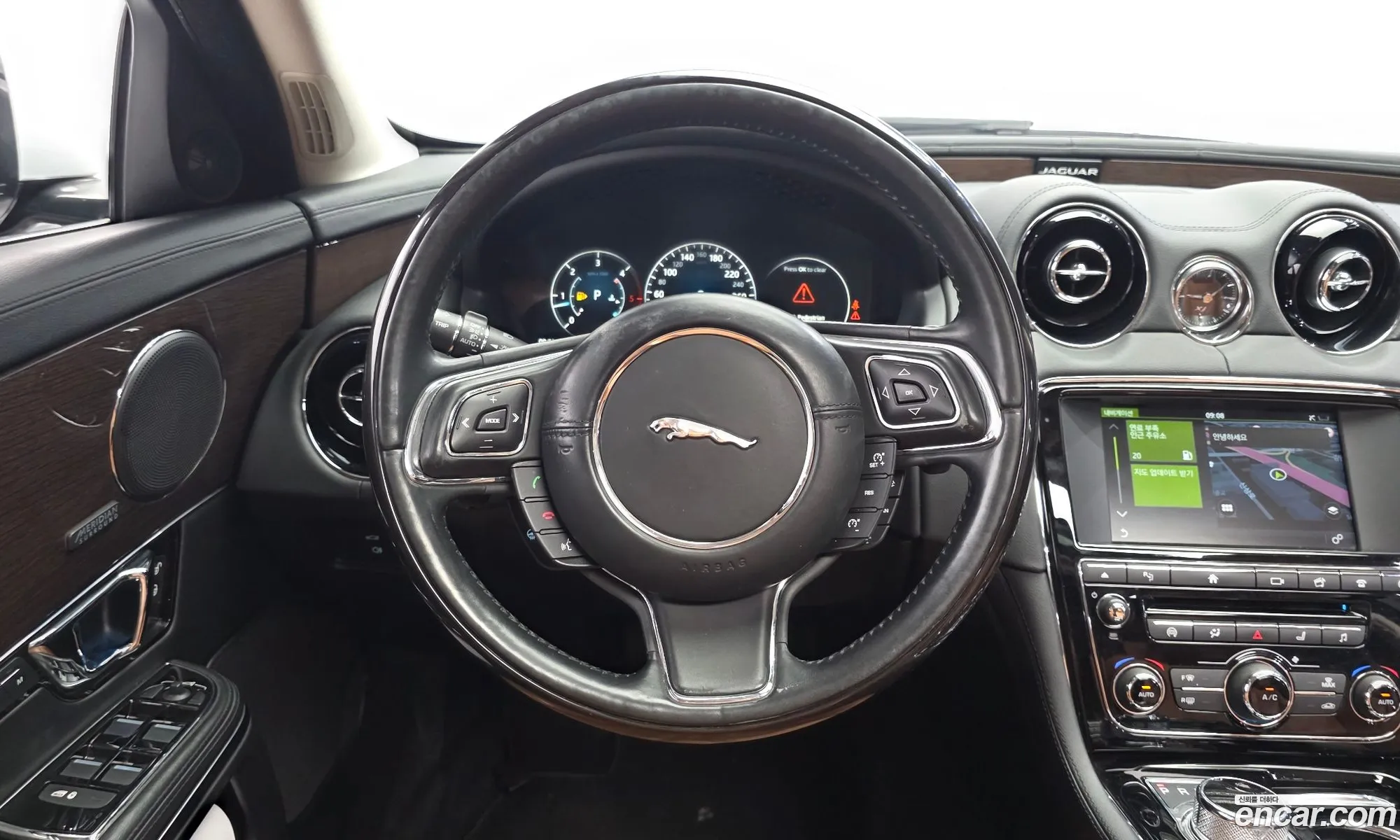 Jaguar XJ 2017 — 5
