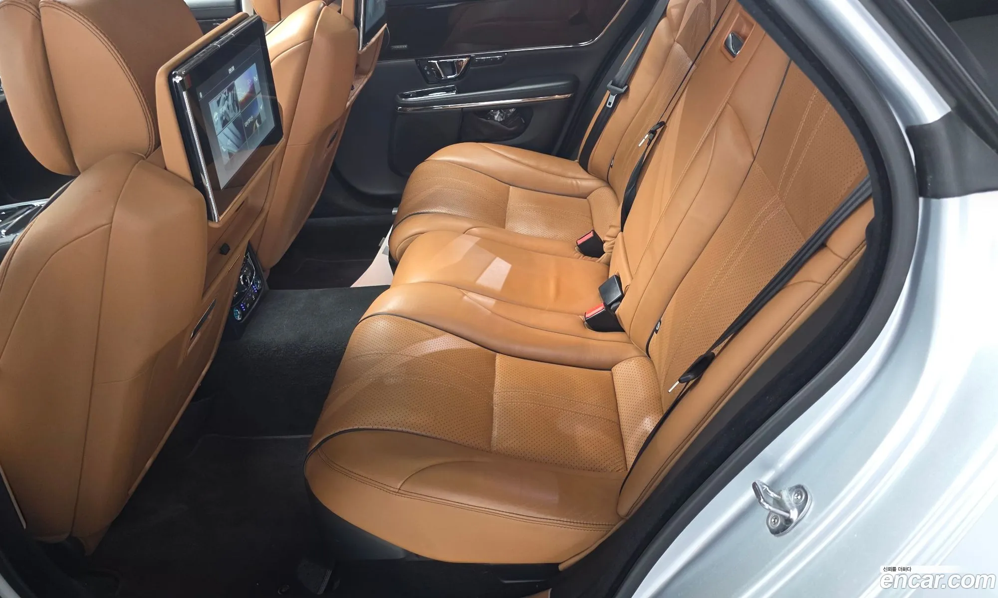 Jaguar XJ 2017 — 2