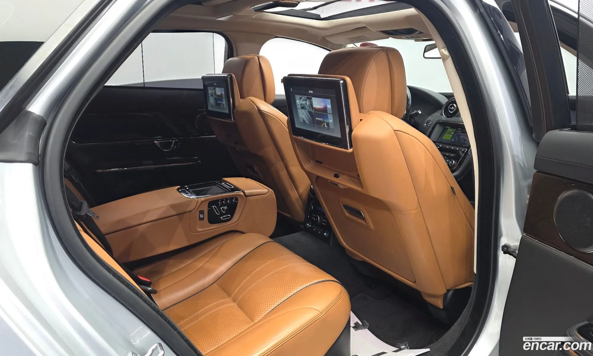 Jaguar XJ 2017 — 7