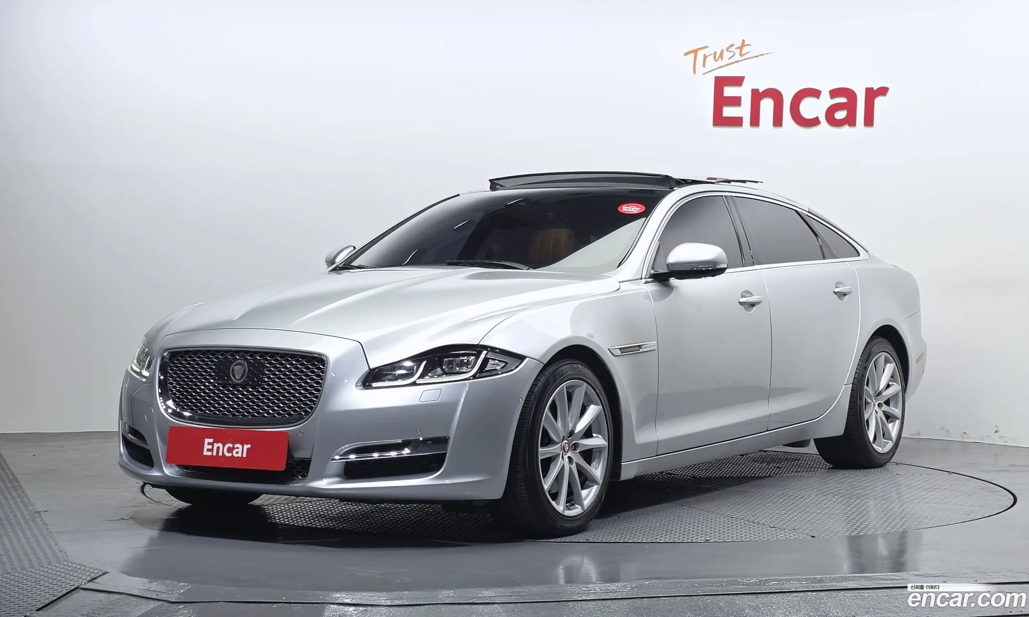 Jaguar XJ 2017 — 18