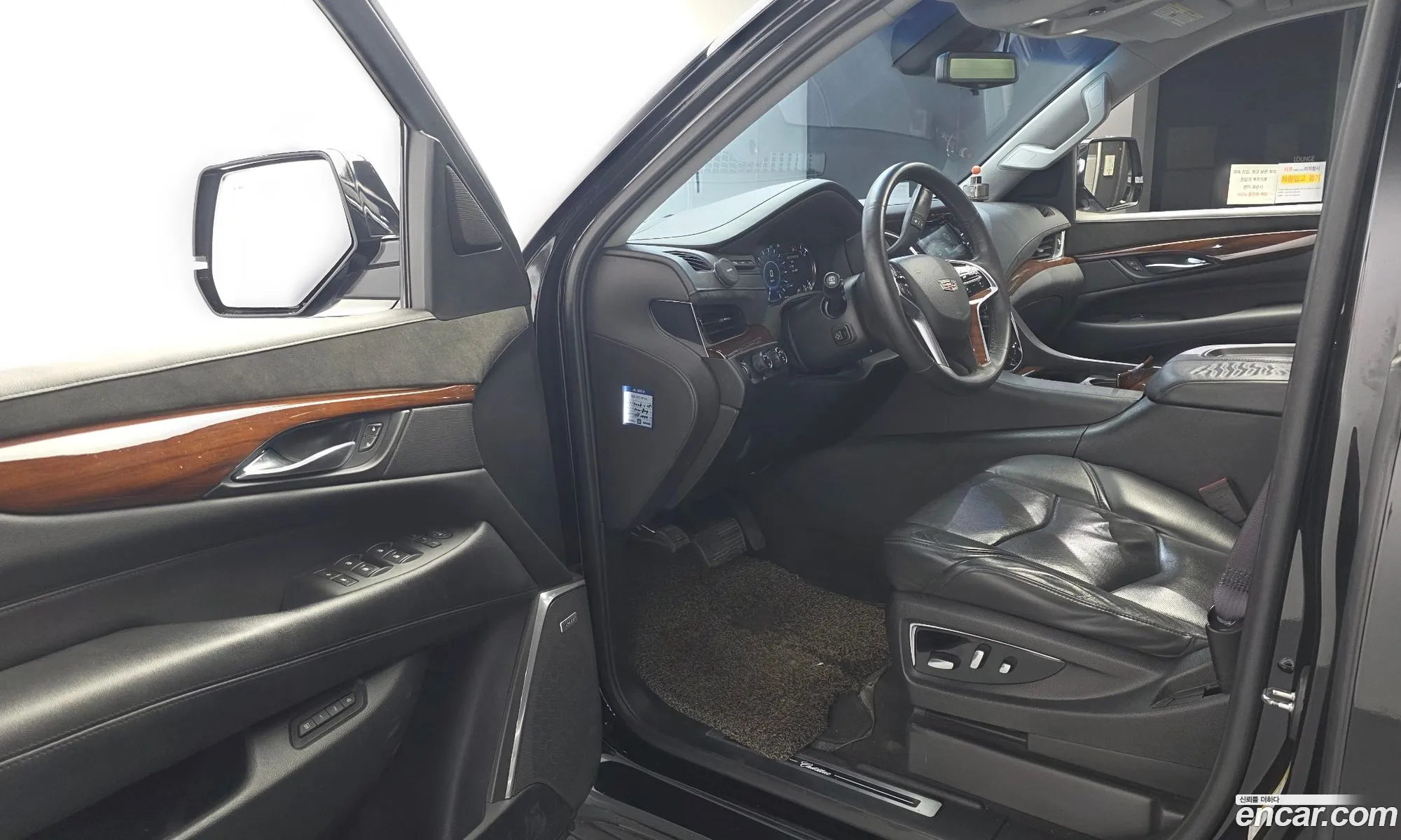 Cadillac Escalade 2017 1GYS47KJ2HR337329 — 12