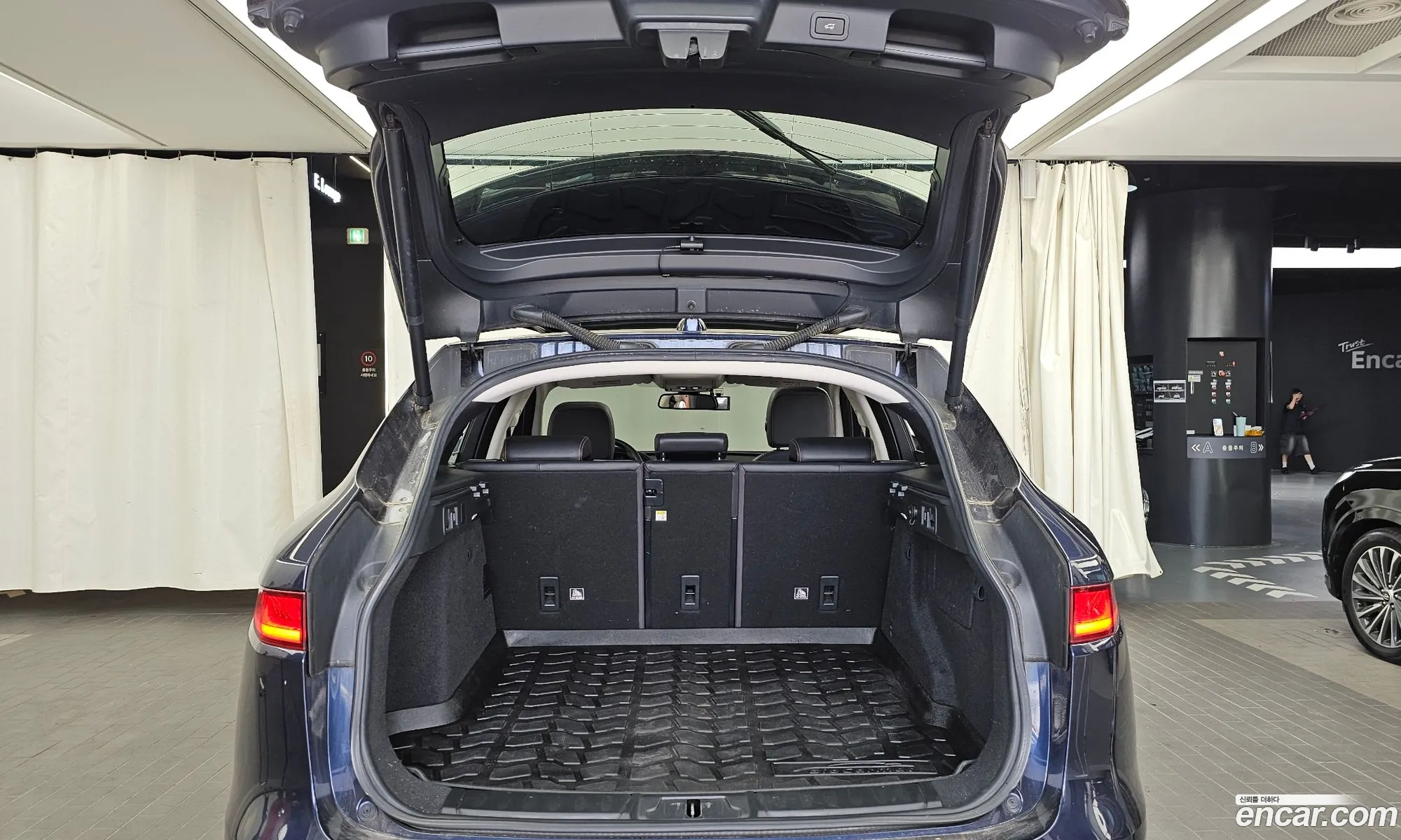 Jaguar F-Pace 2018 SADCA2BN1JA277741 — 6