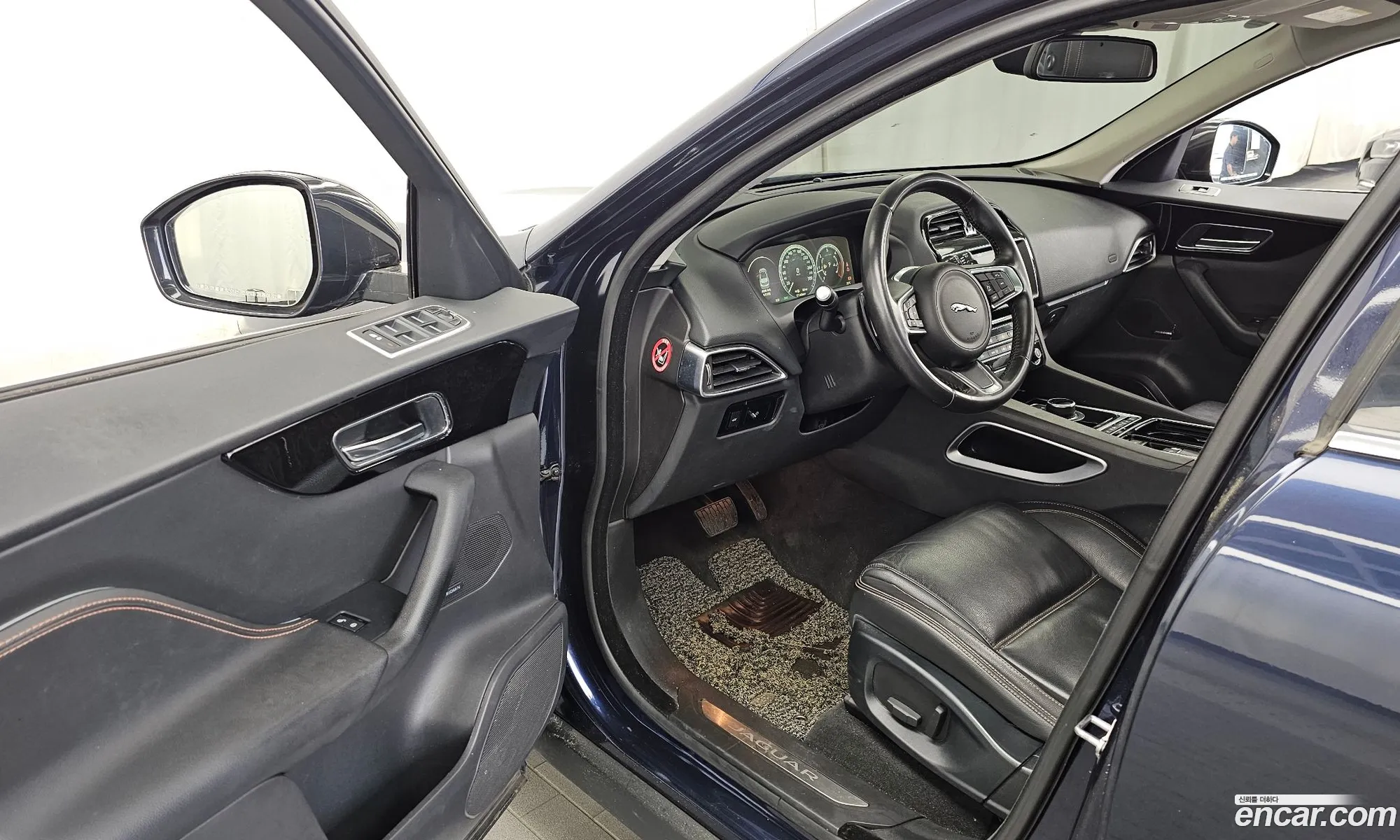 Jaguar F-Pace 2018 SADCA2BN1JA277741 — 12
