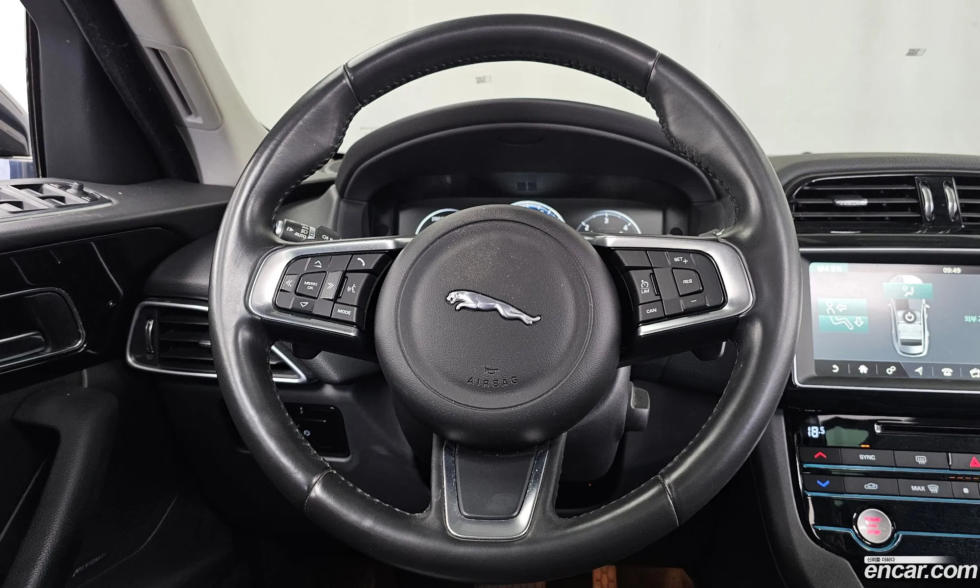 Jaguar F-Pace 2018 SADCA2BN1JA277741 — 2