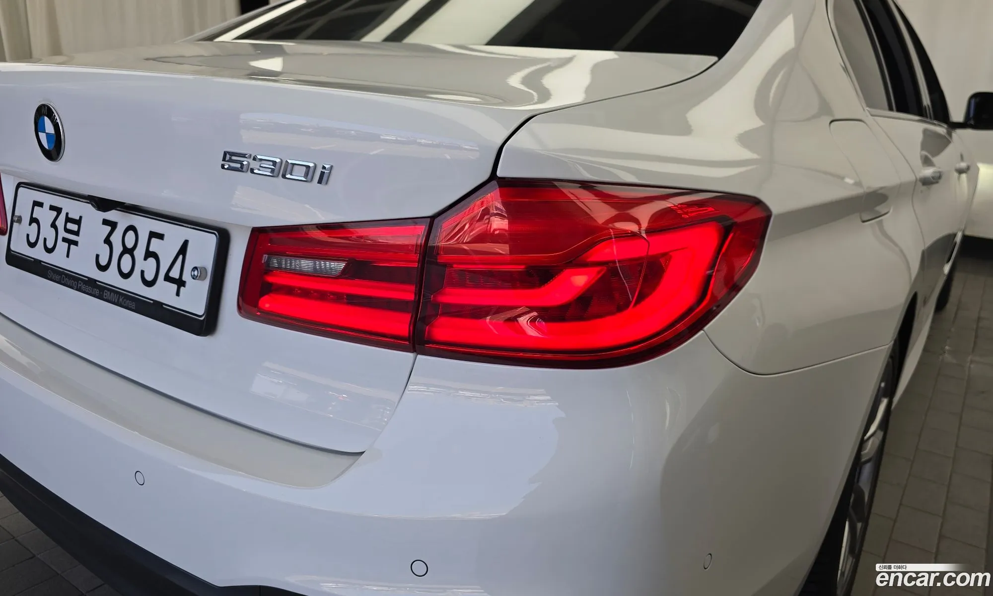 BMW 5 Series 2018 WBAJD3108JWC97607 — 4