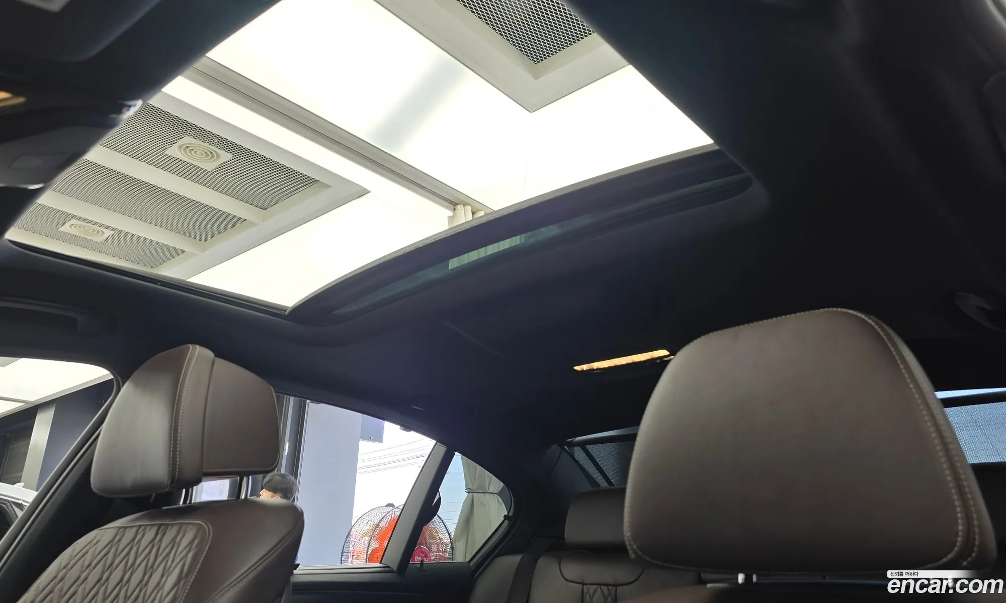 BMW 5 Series 2018 WBAJD3108JWC97607 — 16