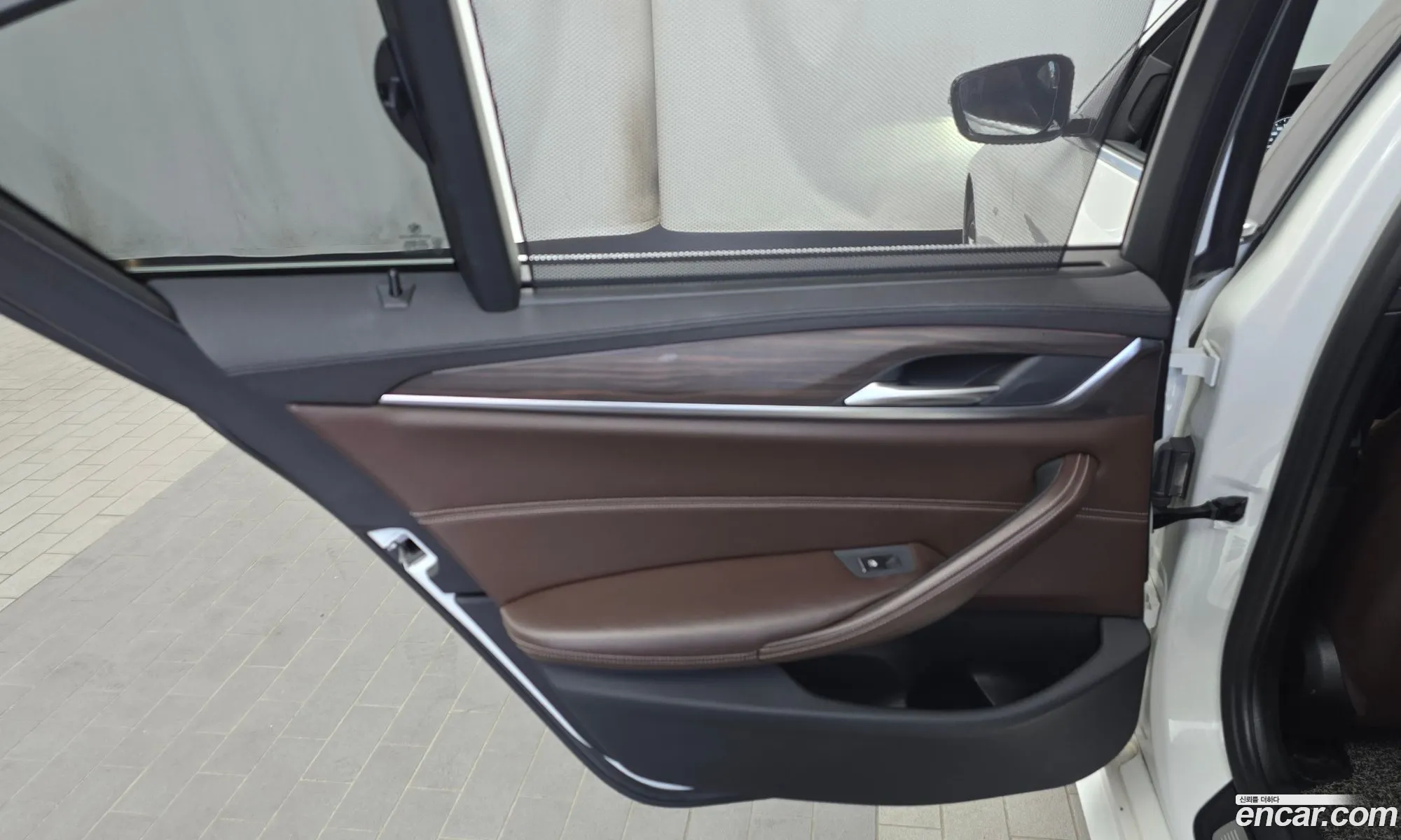 BMW 5 Series 2018 WBAJD3108JWC97607 — 26