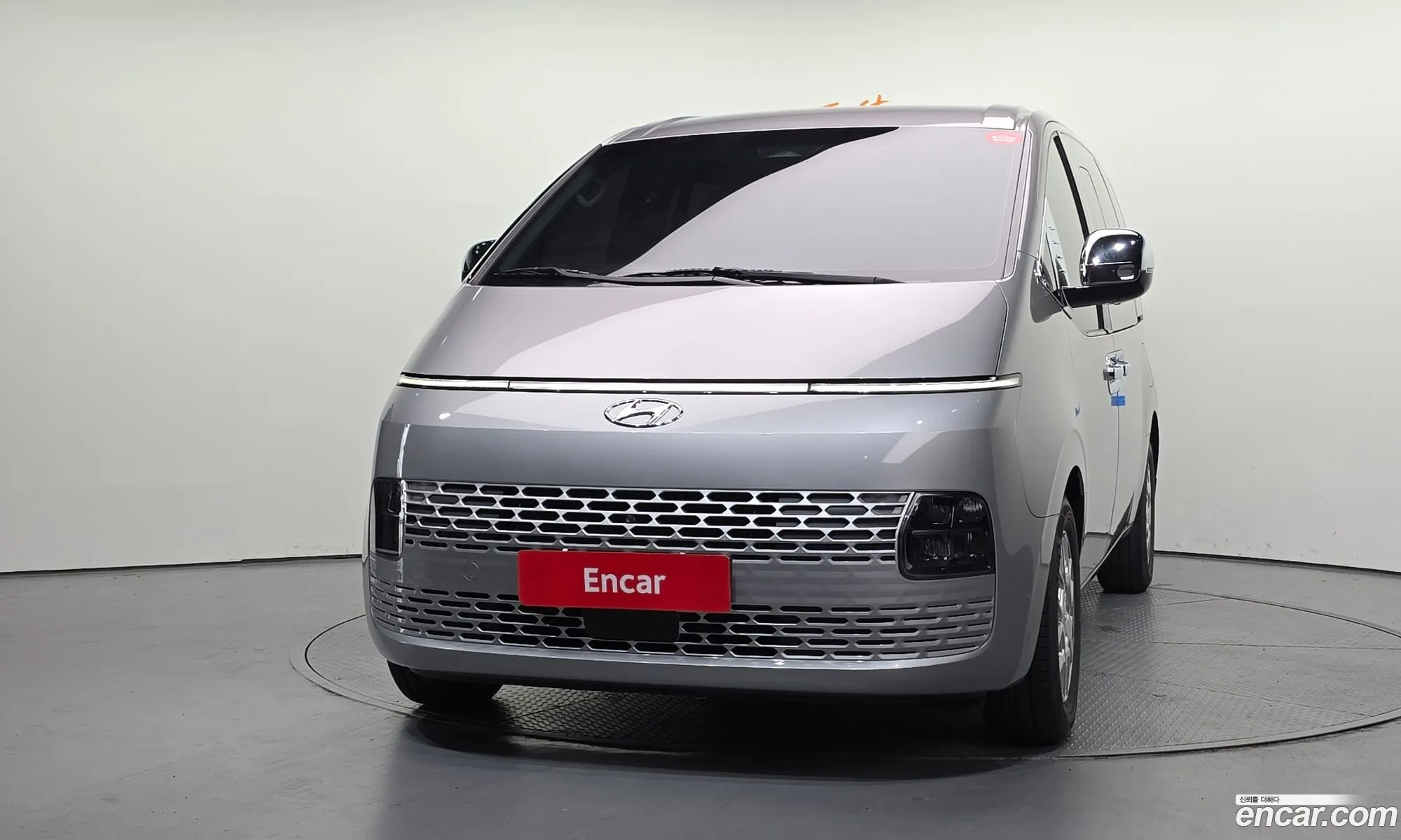 Hyundai Staria 2023 — 2