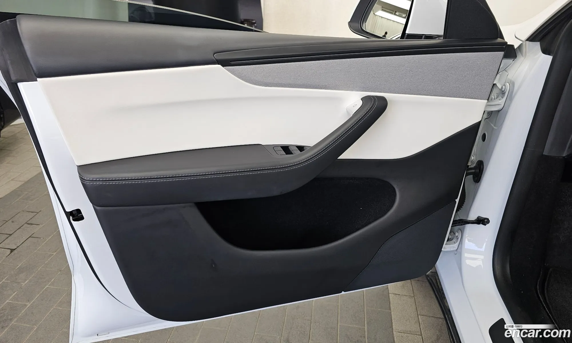 Tesla Model Y 2025 LRWYGCFJ9SC101102 — 22