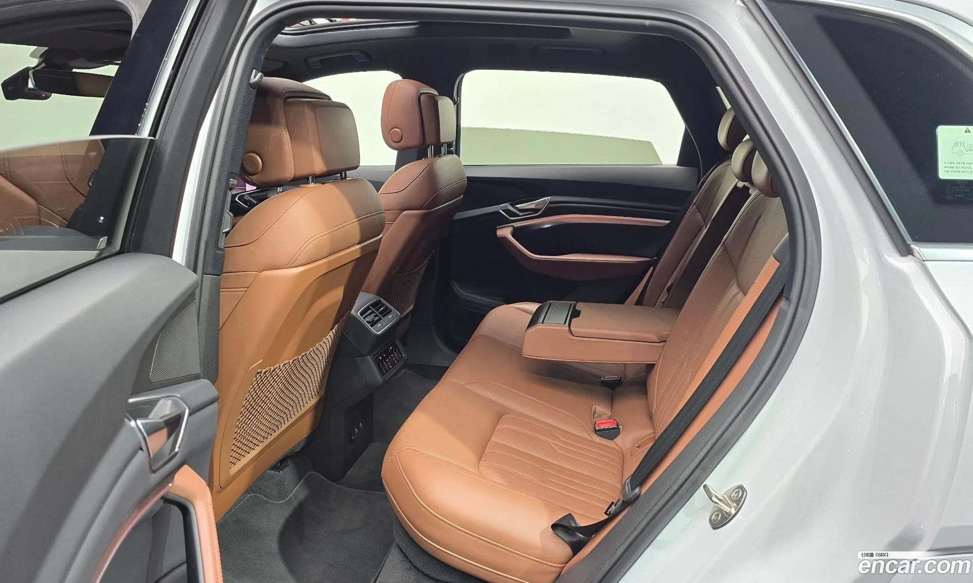 Audi e-tron 2021 WAUZZZGE9NB005340 — 7