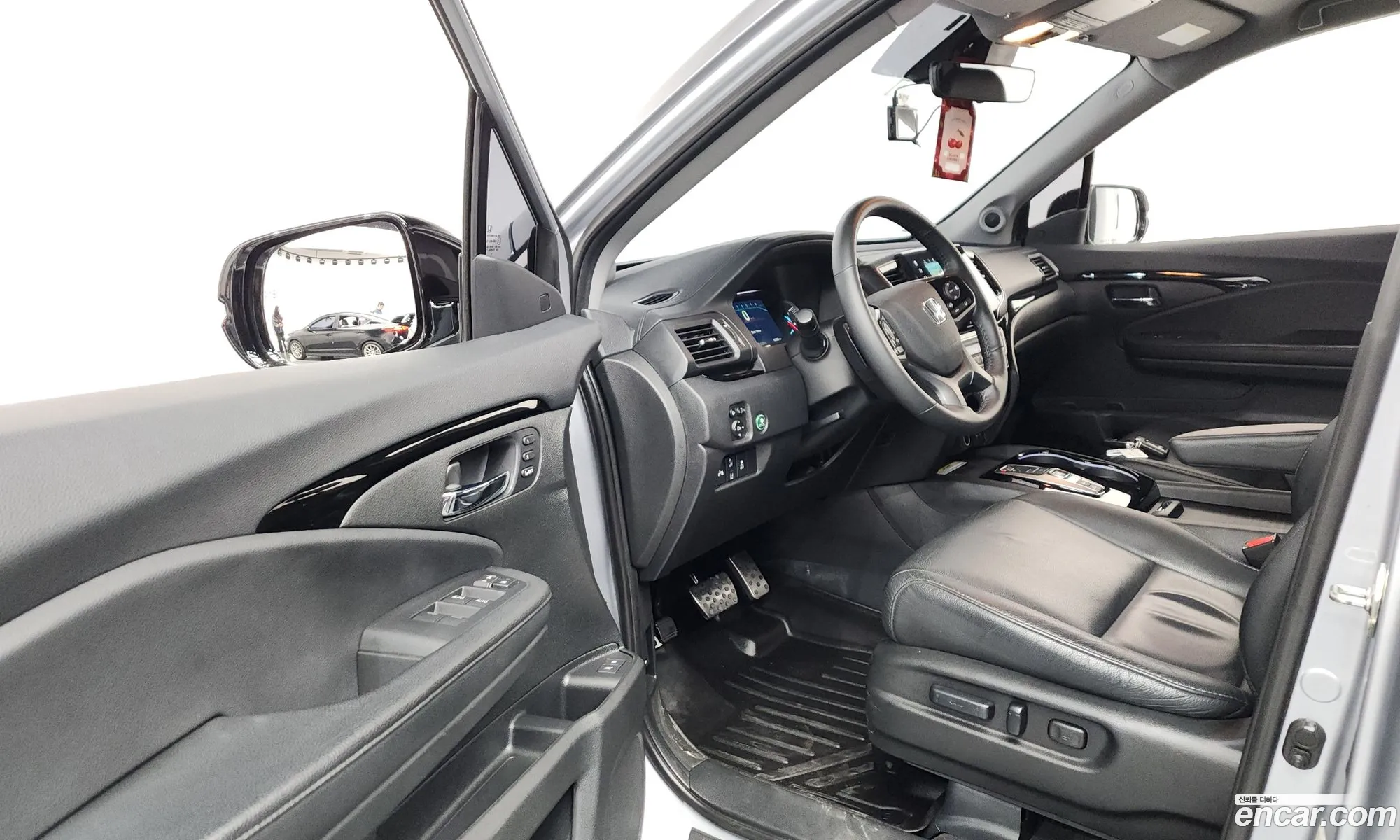 Honda Pilot 2019 5FNYF6860KB200536 — 18