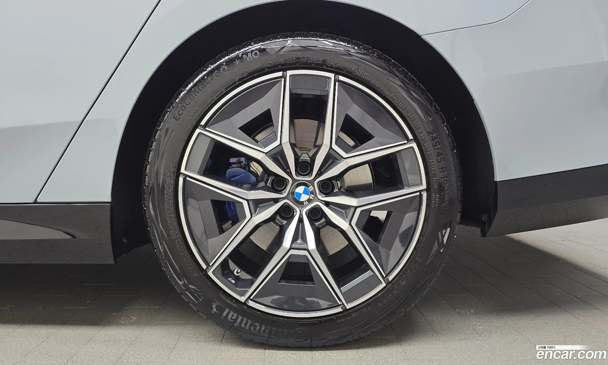BMW 5 Series 2026 WBA51FL05TCW84383 — 30
